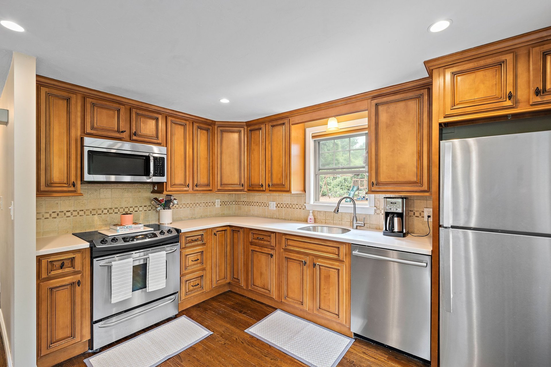 104 Loganberry Dr