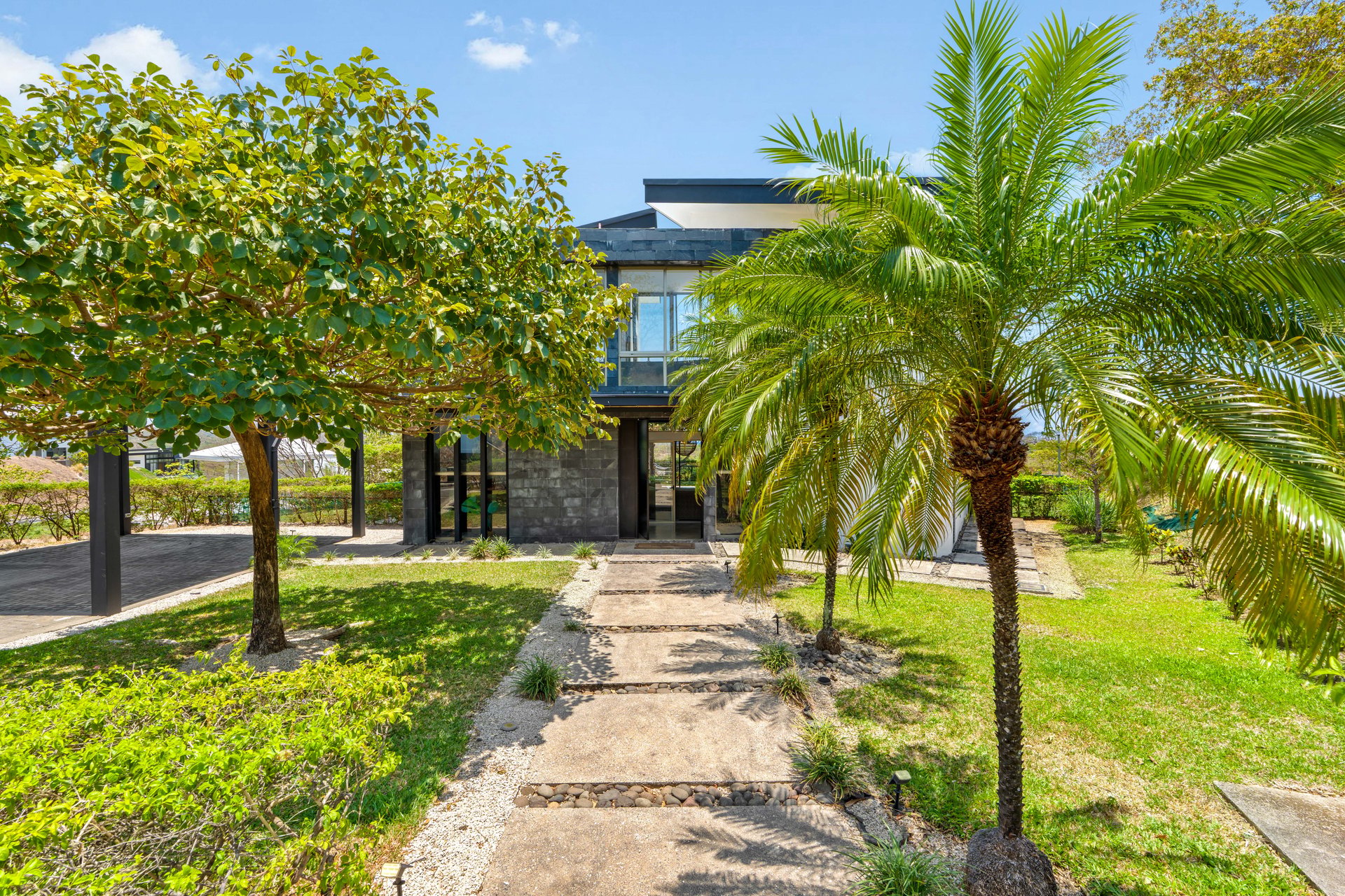 Casa Hijau | Modern Ocean-View Surf Home in Marbella