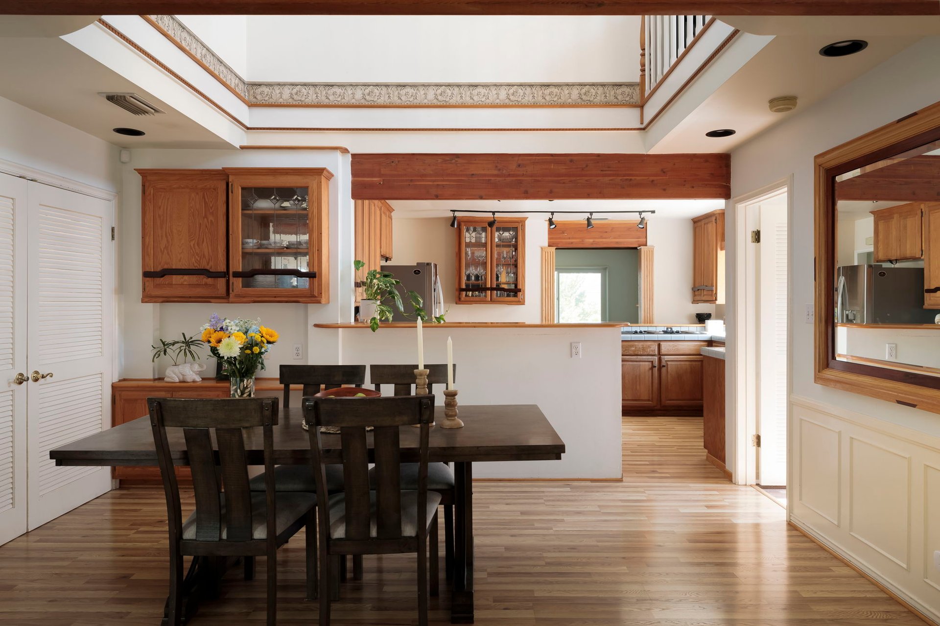2-Story Historic Cabin Home in La Crescenta - Breathtaking Verdugo Mountain Views!
