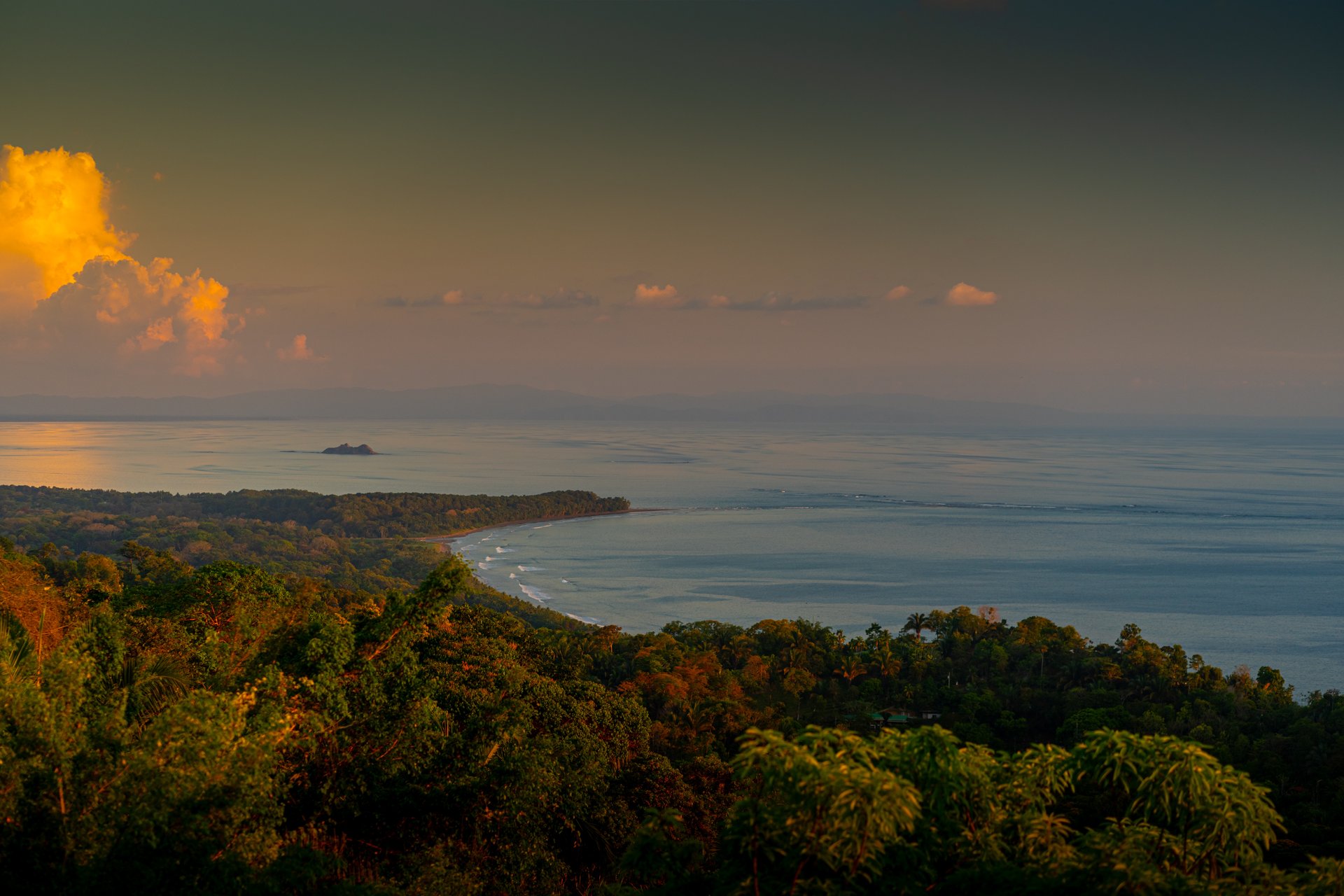 Casa Vista Harmonia, Legendary Ocean Views and Sustainable Living!