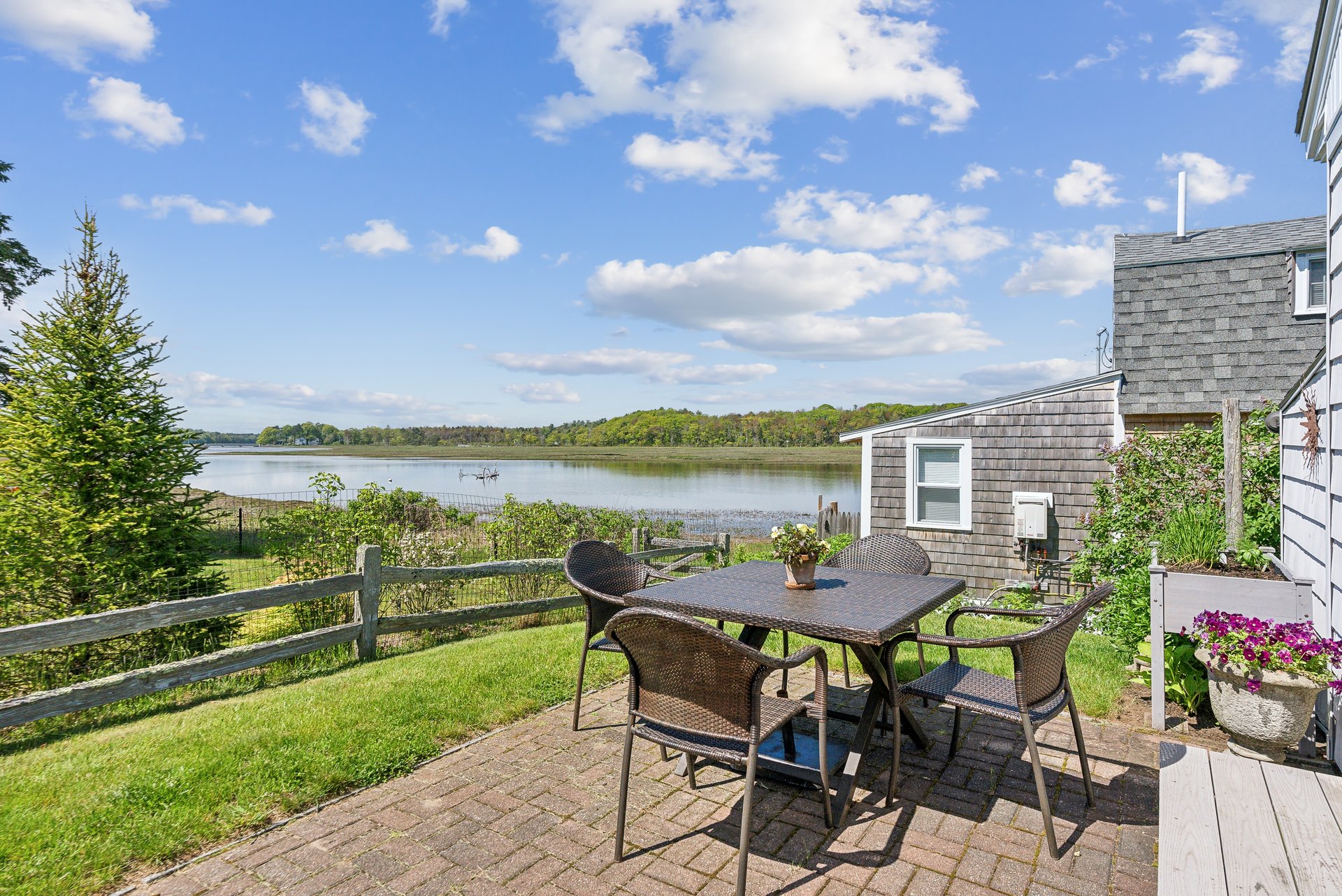Cottage Between the River & Sea
