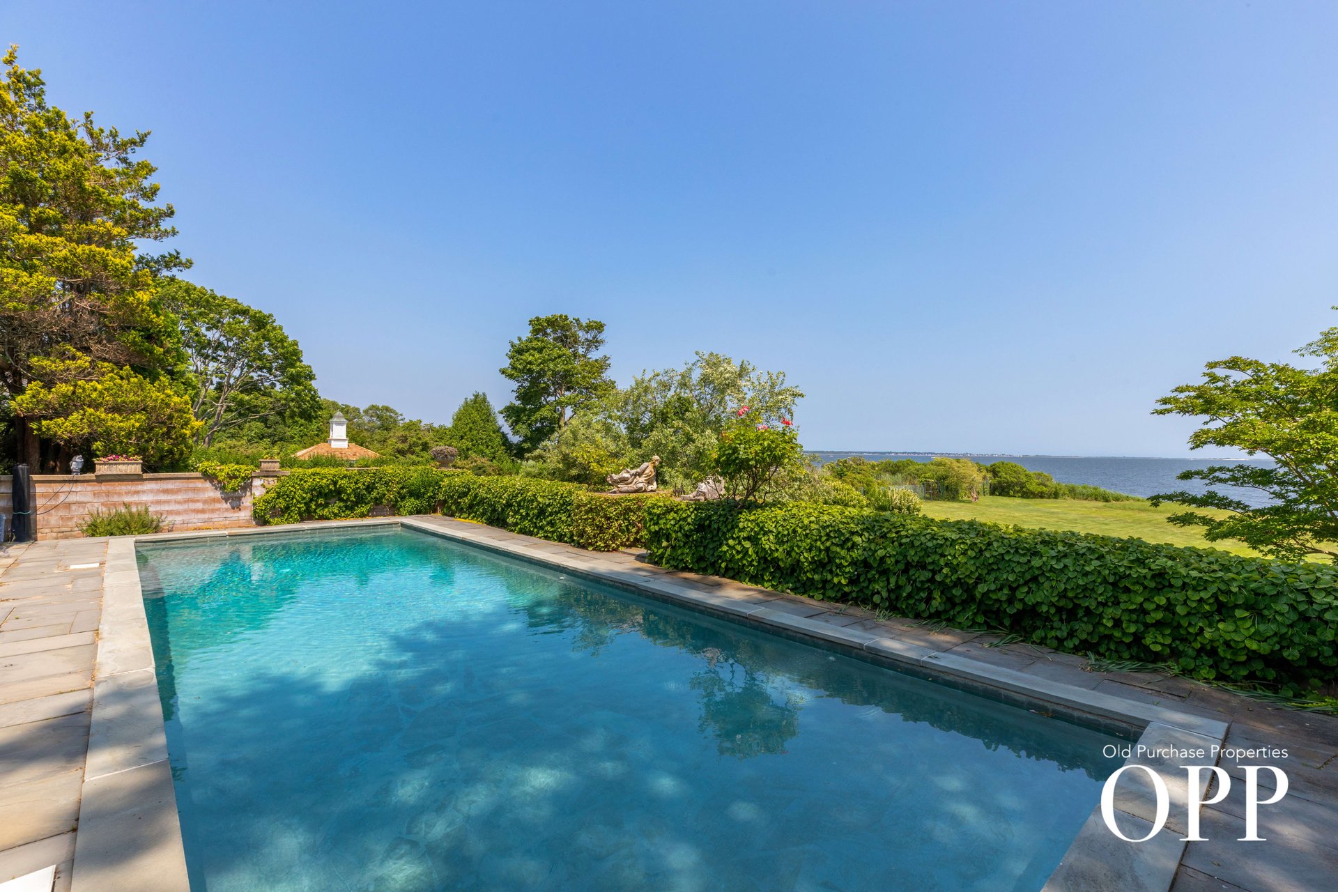 A RARE WATERFRONT RETREAT
