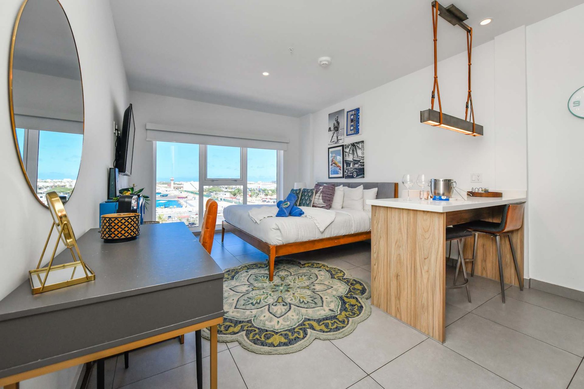 Harbour House 602 S