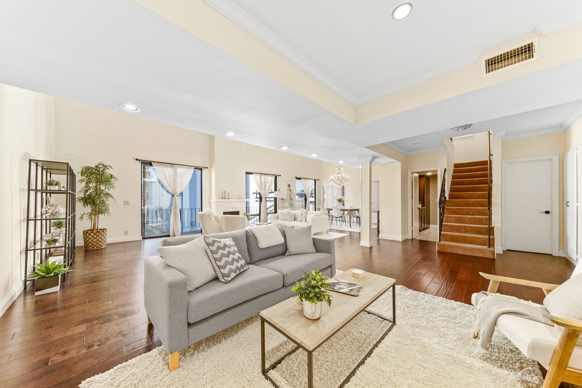 8712 Gregory Way #403, Pico-Robertson