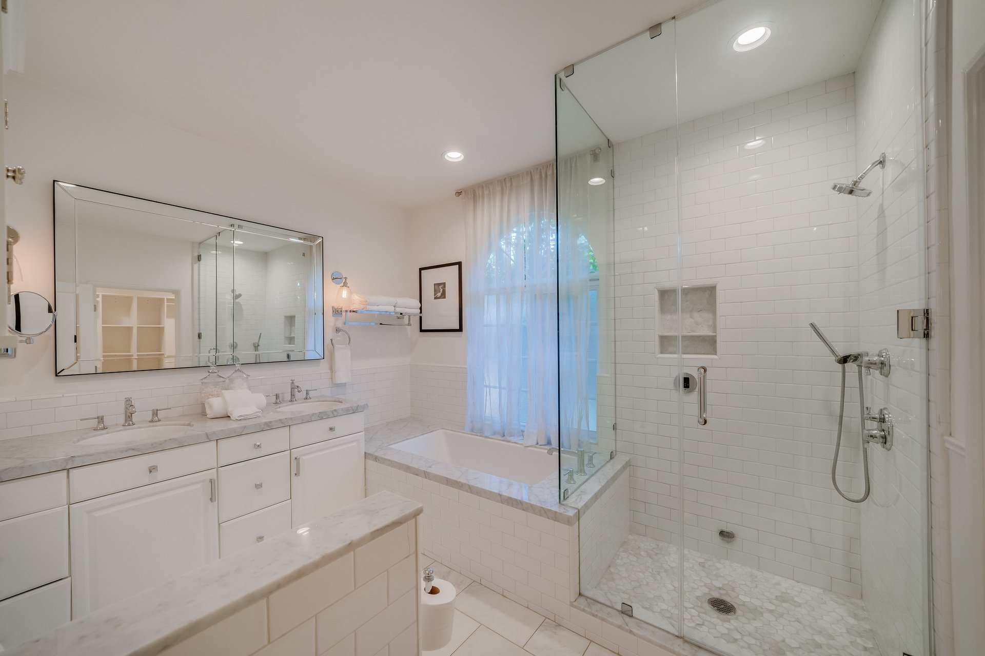 A Hampton's Vibe Traditional Home in Studio City 