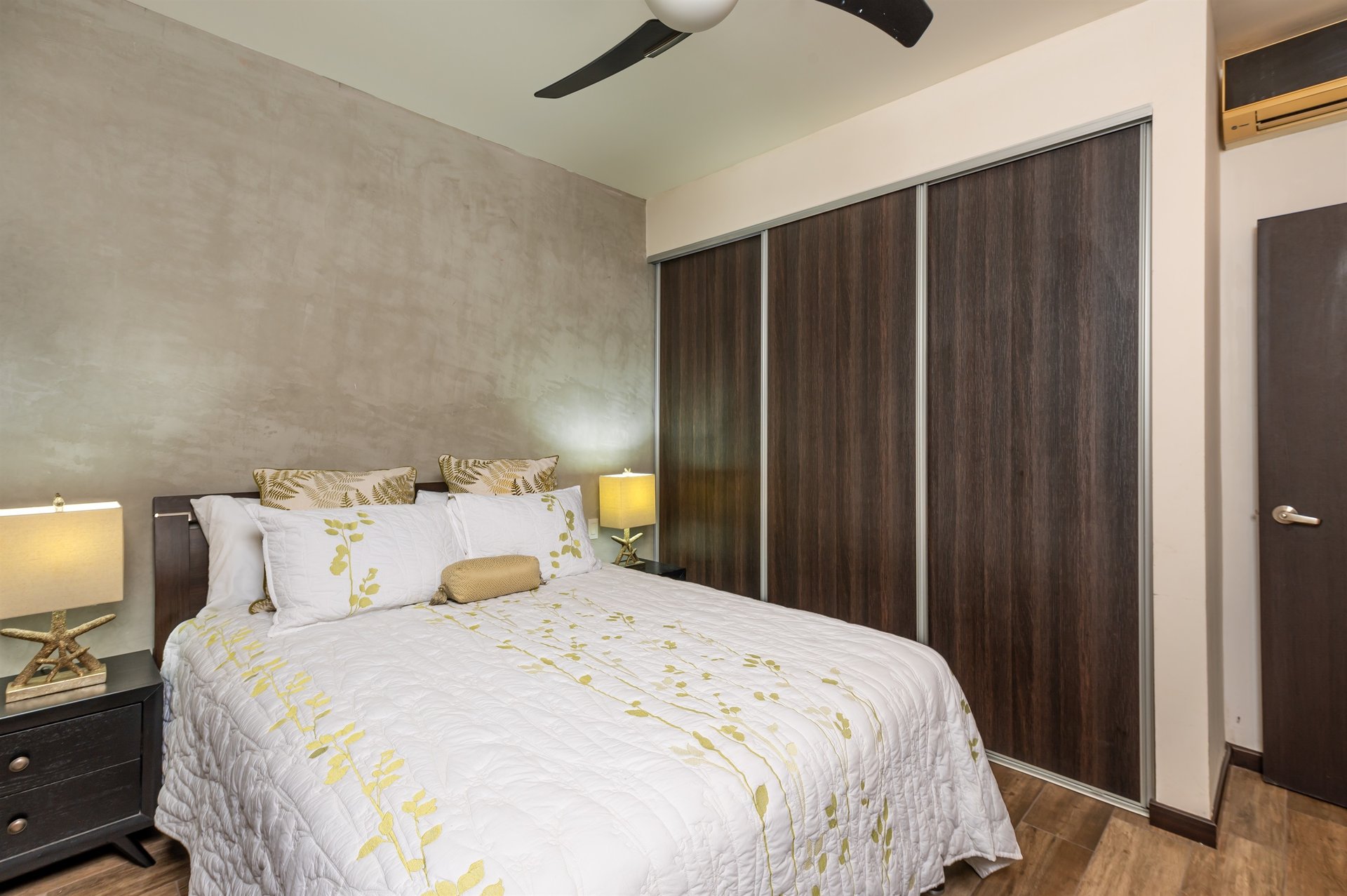 Roble Sabana #301 | Ocean-View Condo in Reserva Conchal