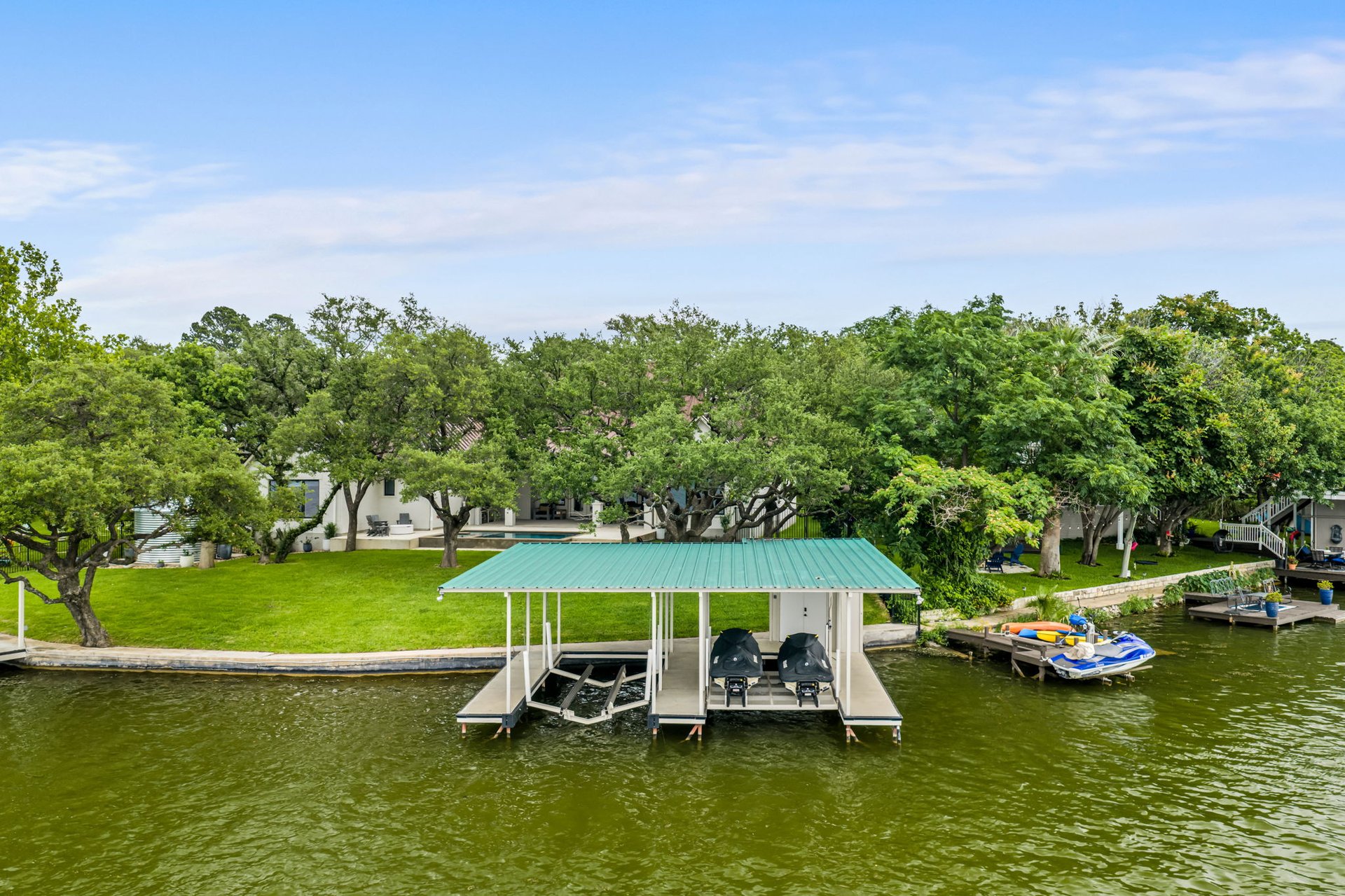 1131 N Shorewood Drive