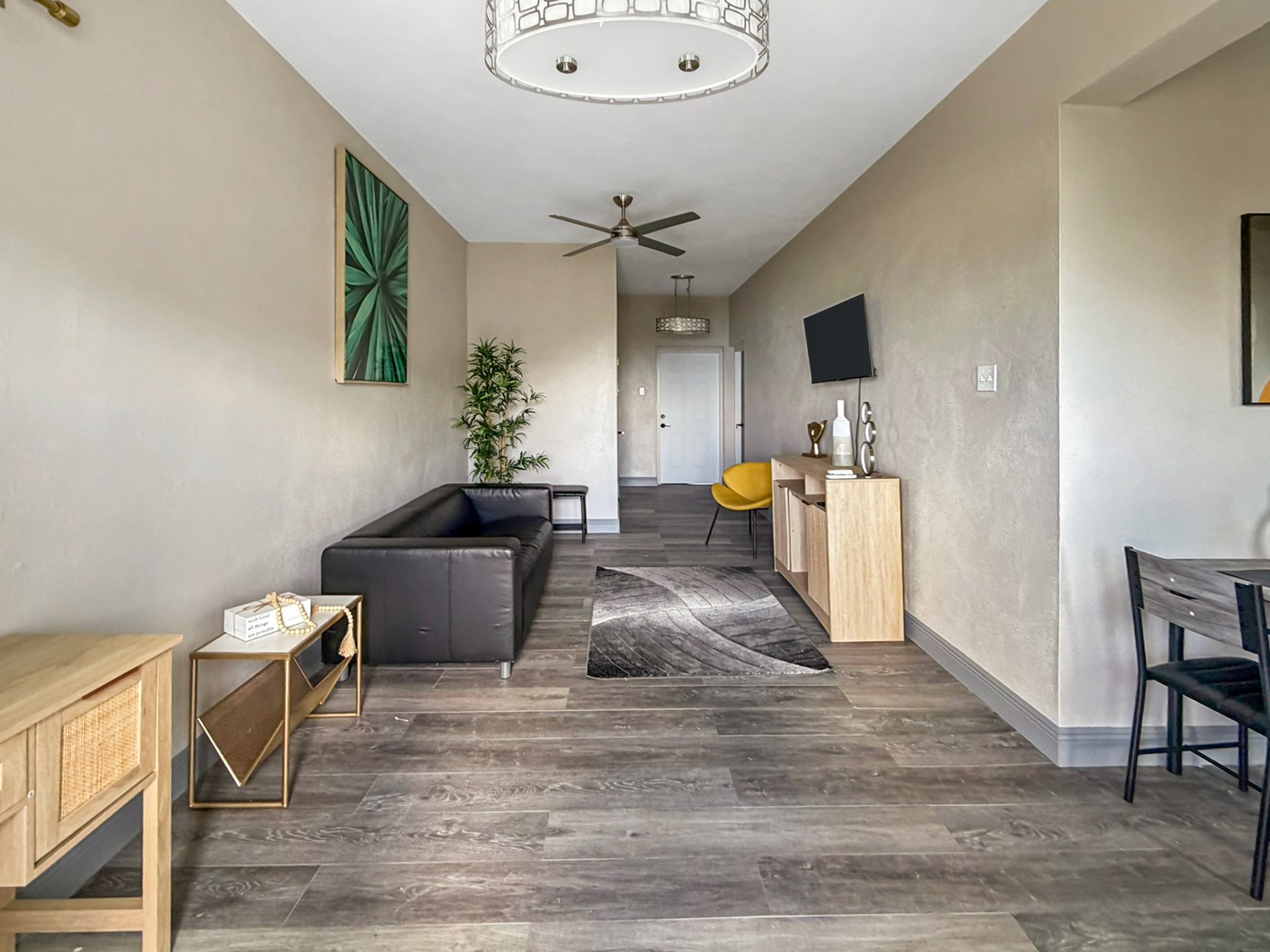 1118 Long Trench 1 Bedroom Apartment