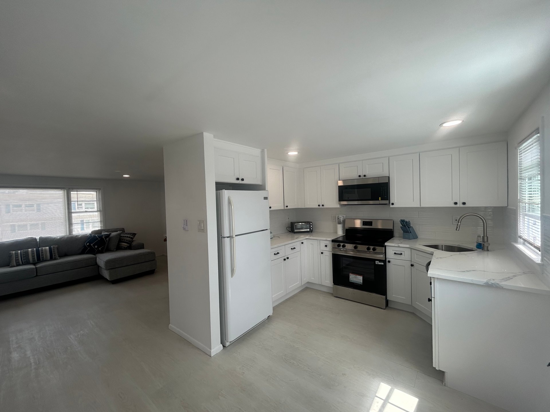 242 W 14th St. (upstairs unit) 