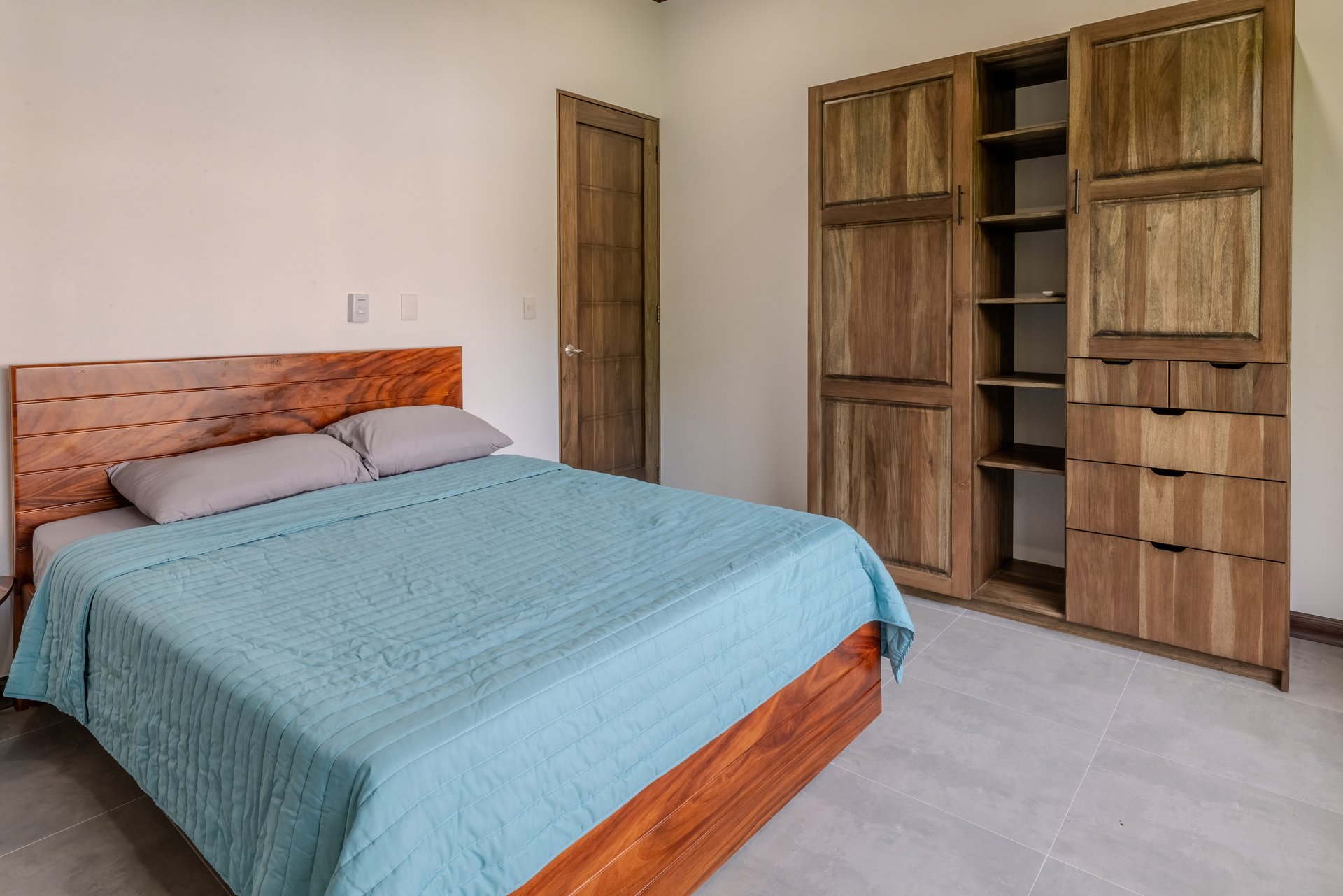 Brand New 3 Br, 2.5 Ba | Swimming Pool, High Ceilings 