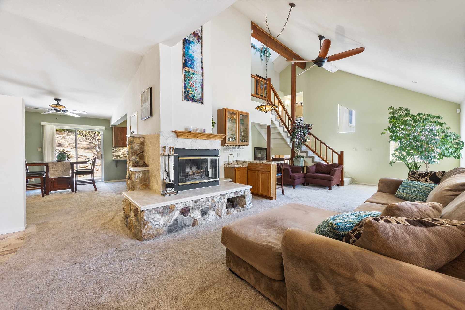 Panoramic Mountain Views in West Golden Hills — 21725 Mountain Drive, Tehachapi