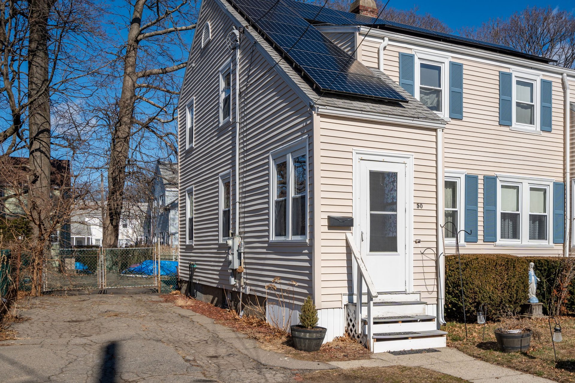 50-52 Whiton Ave
