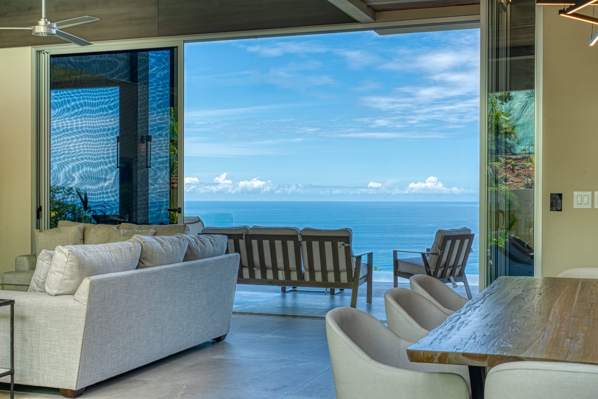 Luxurious Bella Vista Estate