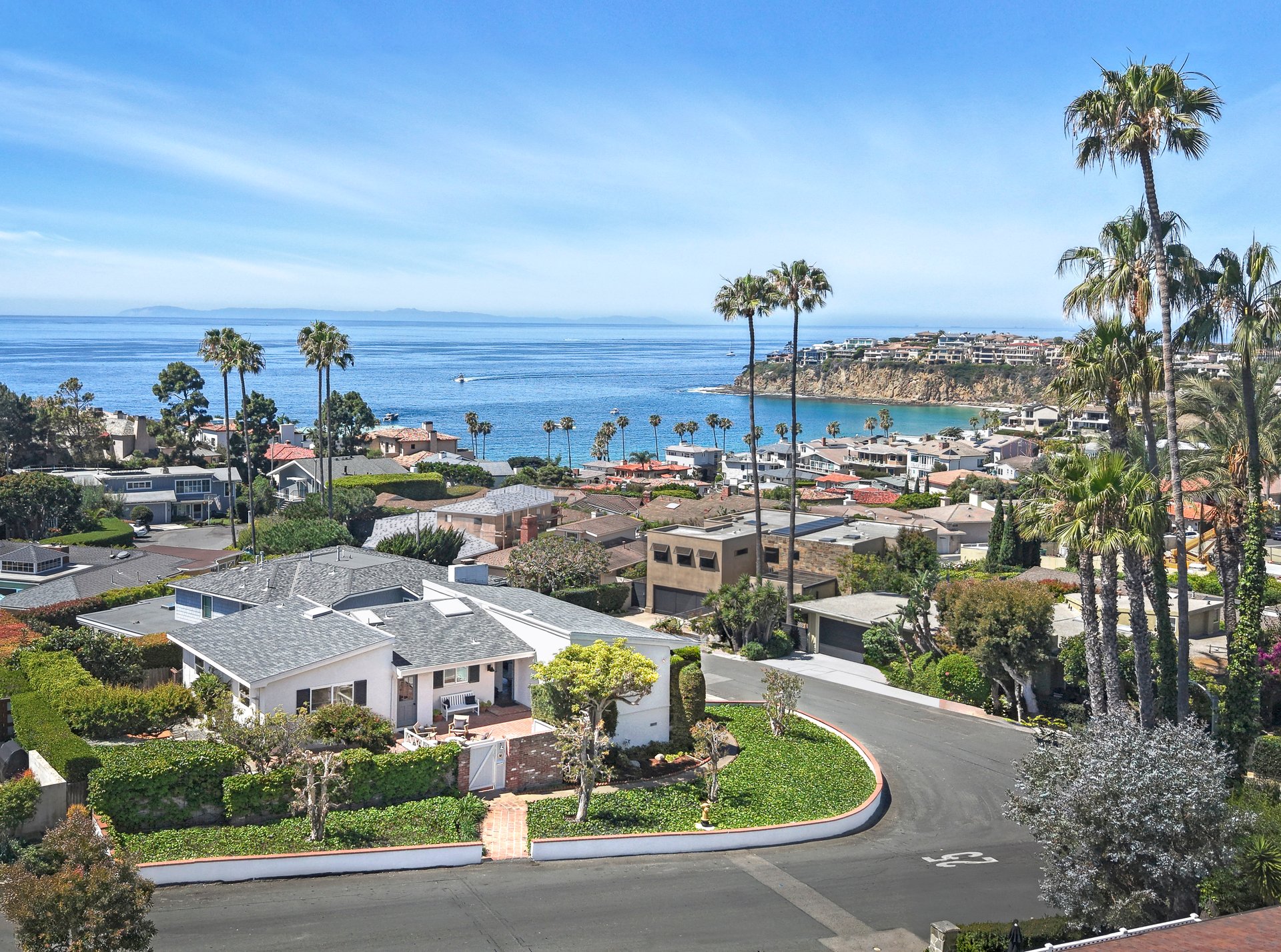 1665 Hillcrest Drive (Lower Circle) 