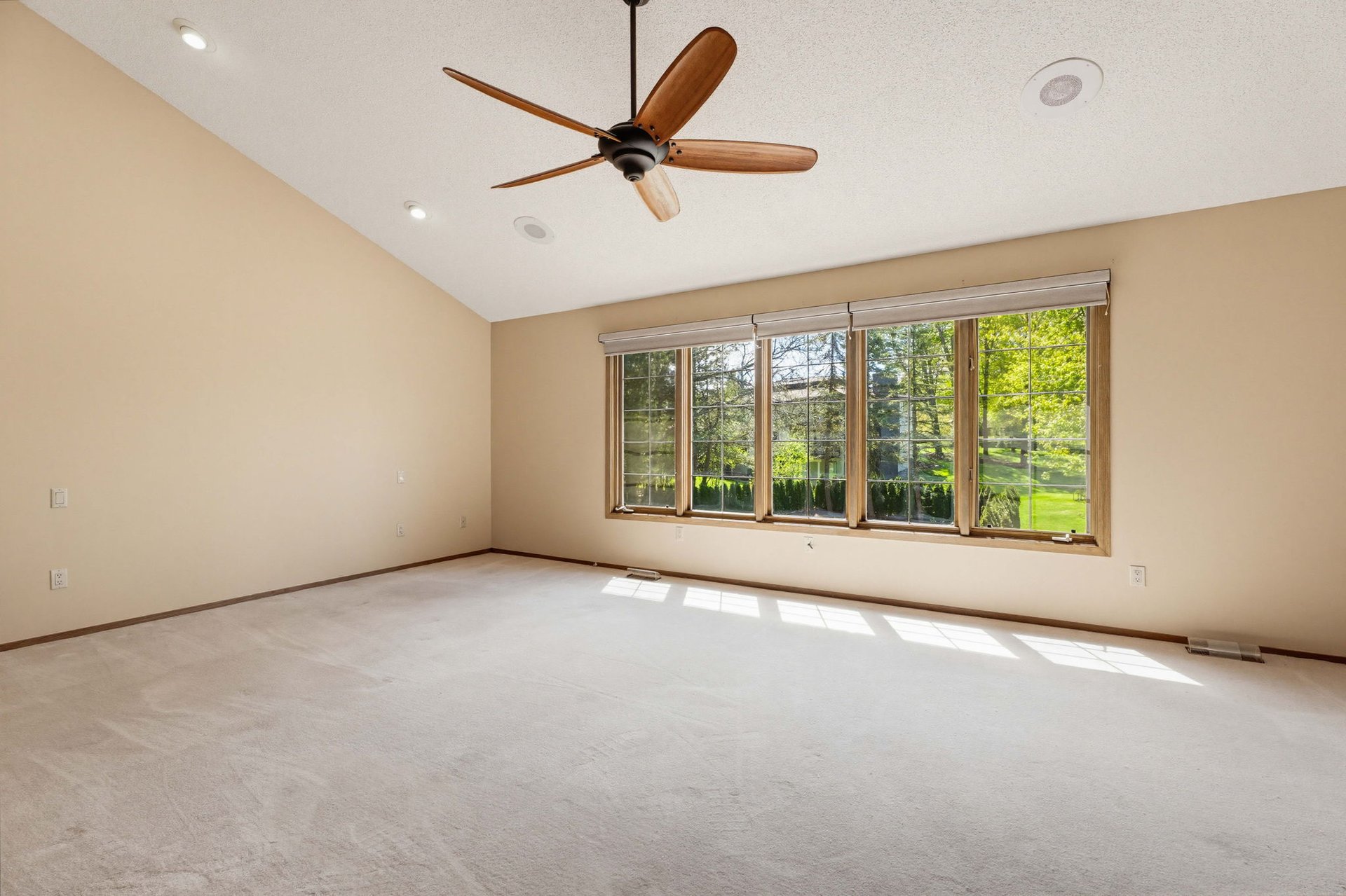 1743 Beechwood Way