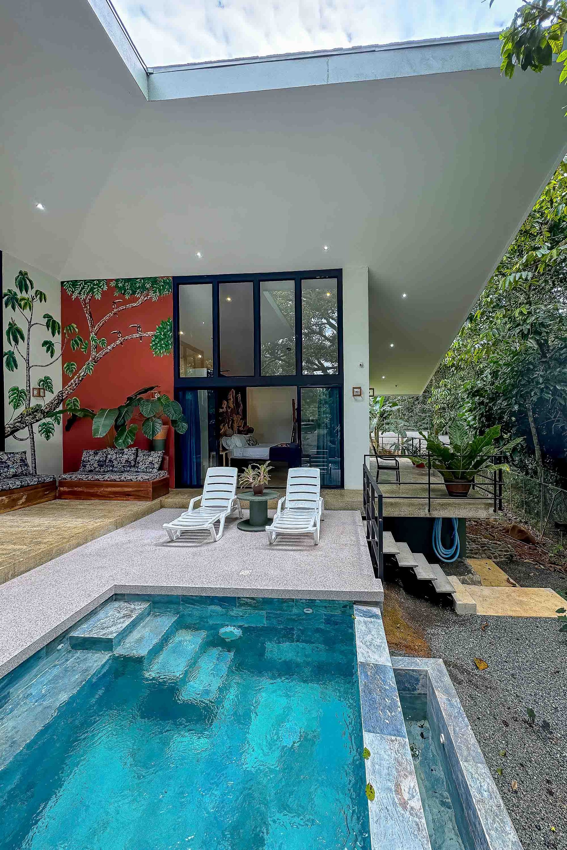 Furnished and Turnkey Home Rainforest Villa with Pool and Creek