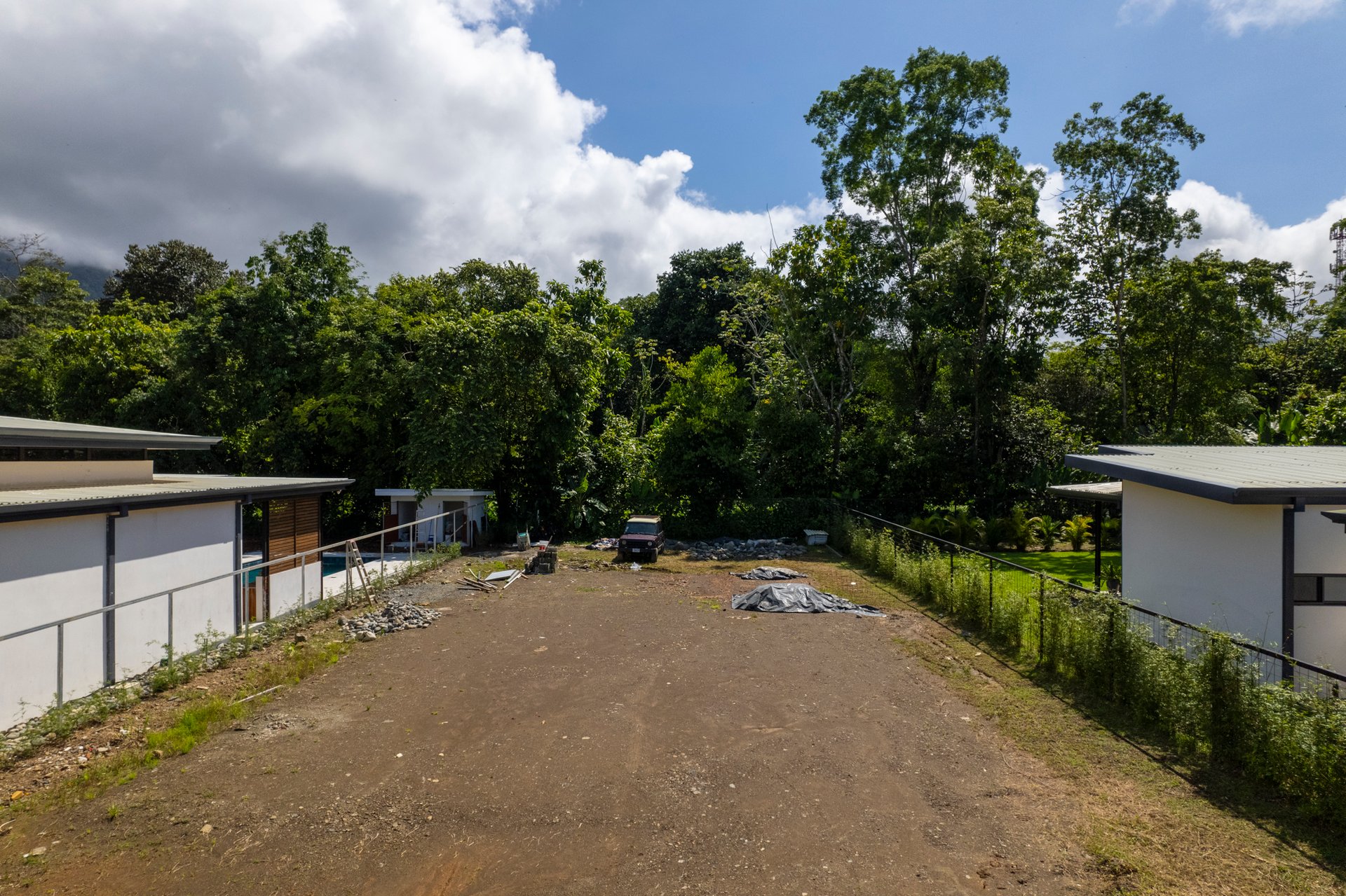 Beautiful Lot in Upscale Development in Prime Location in Uvita