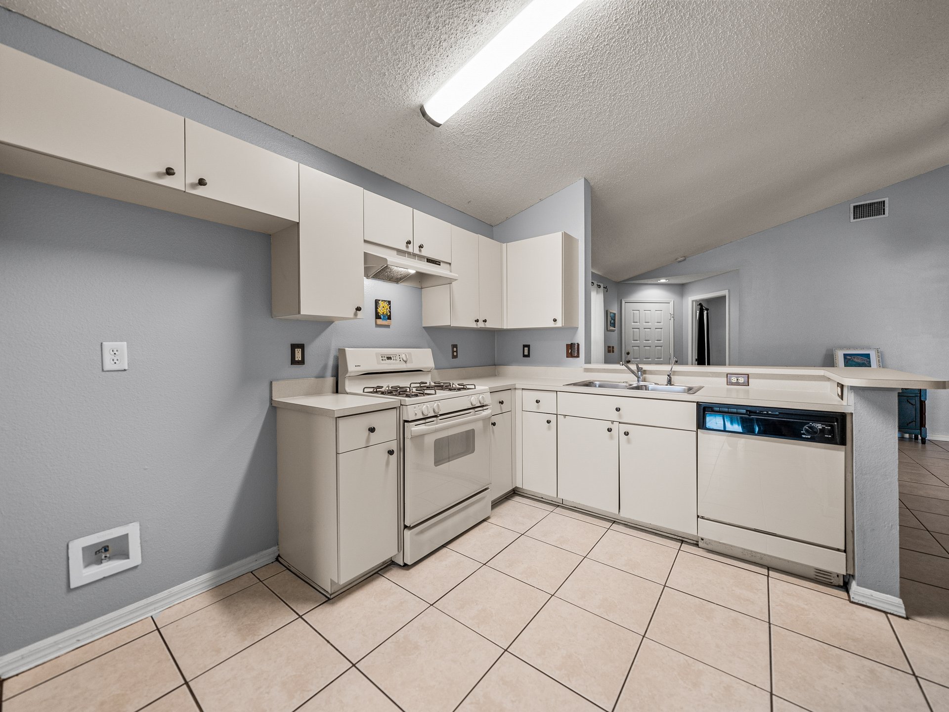22829 SAINT THOMAS CIR