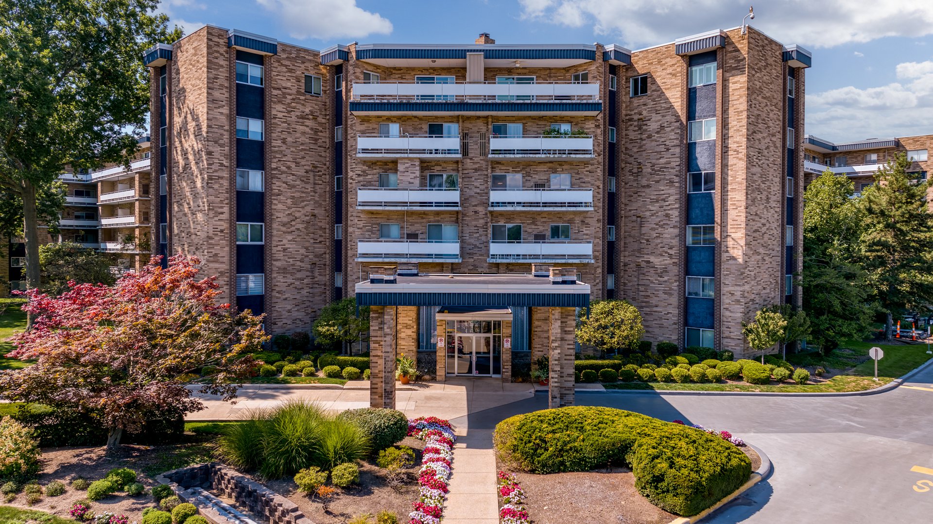 2112 Acacia Park Dr #418