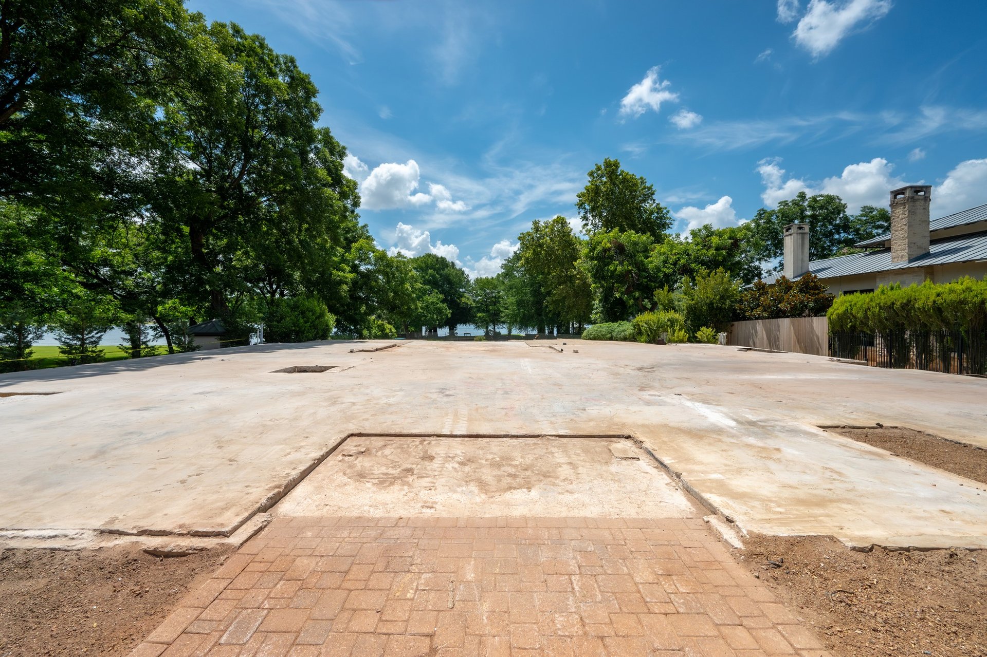 2611 Westlake Drive 