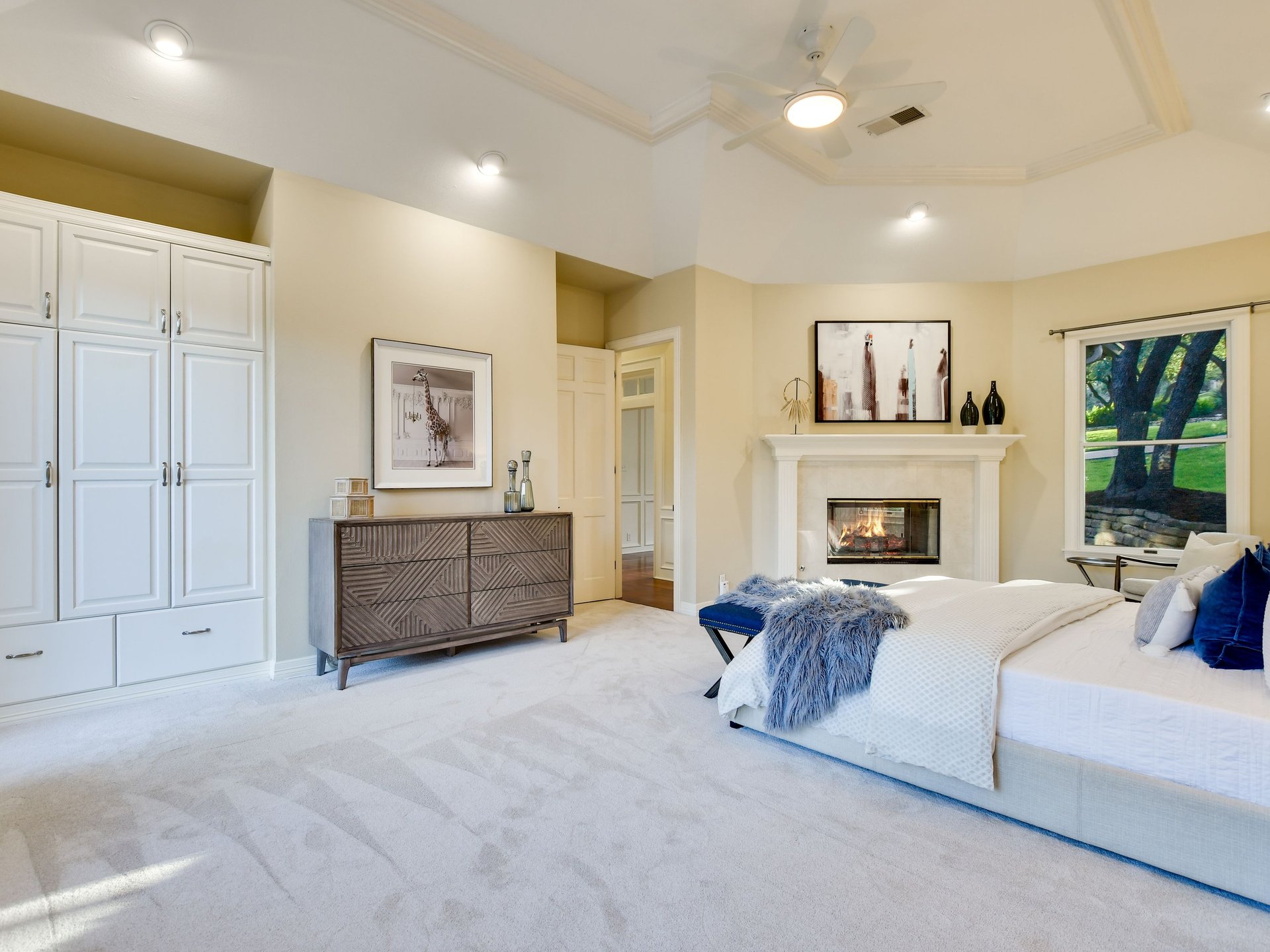 Las Lomas Transitional