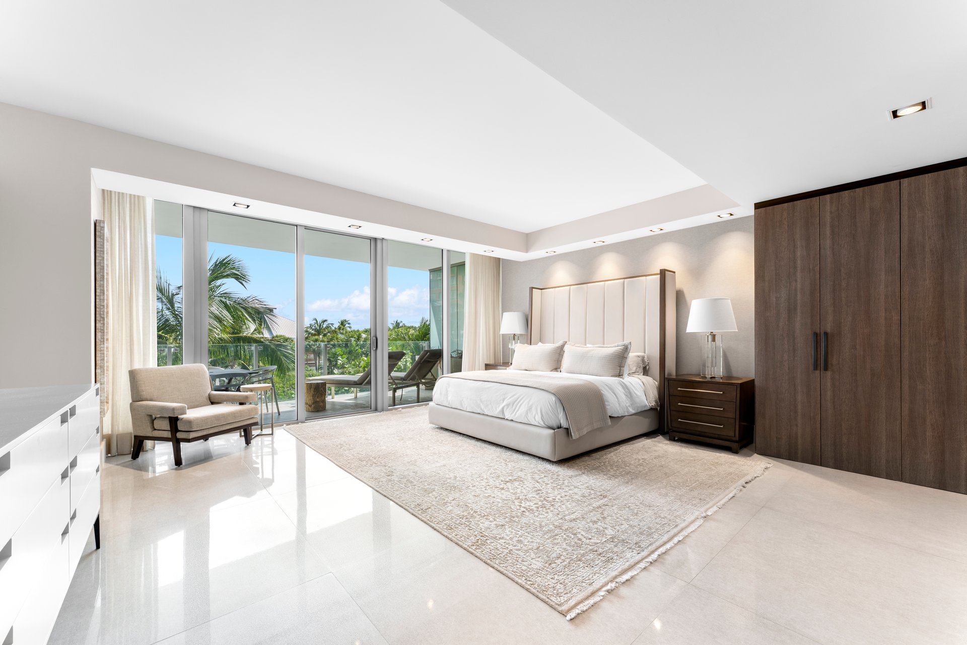 1 Collins Ave