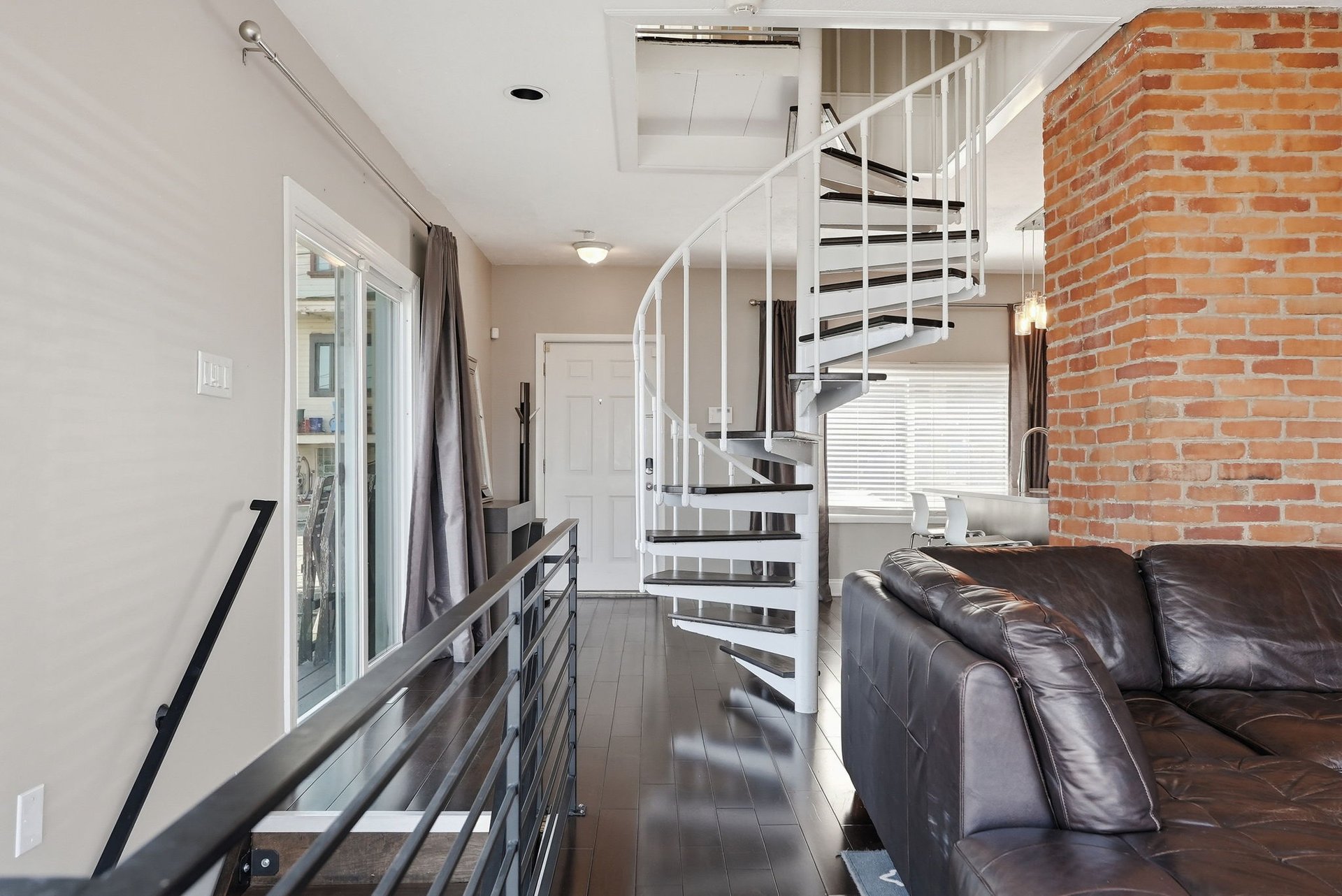 310 Cola St