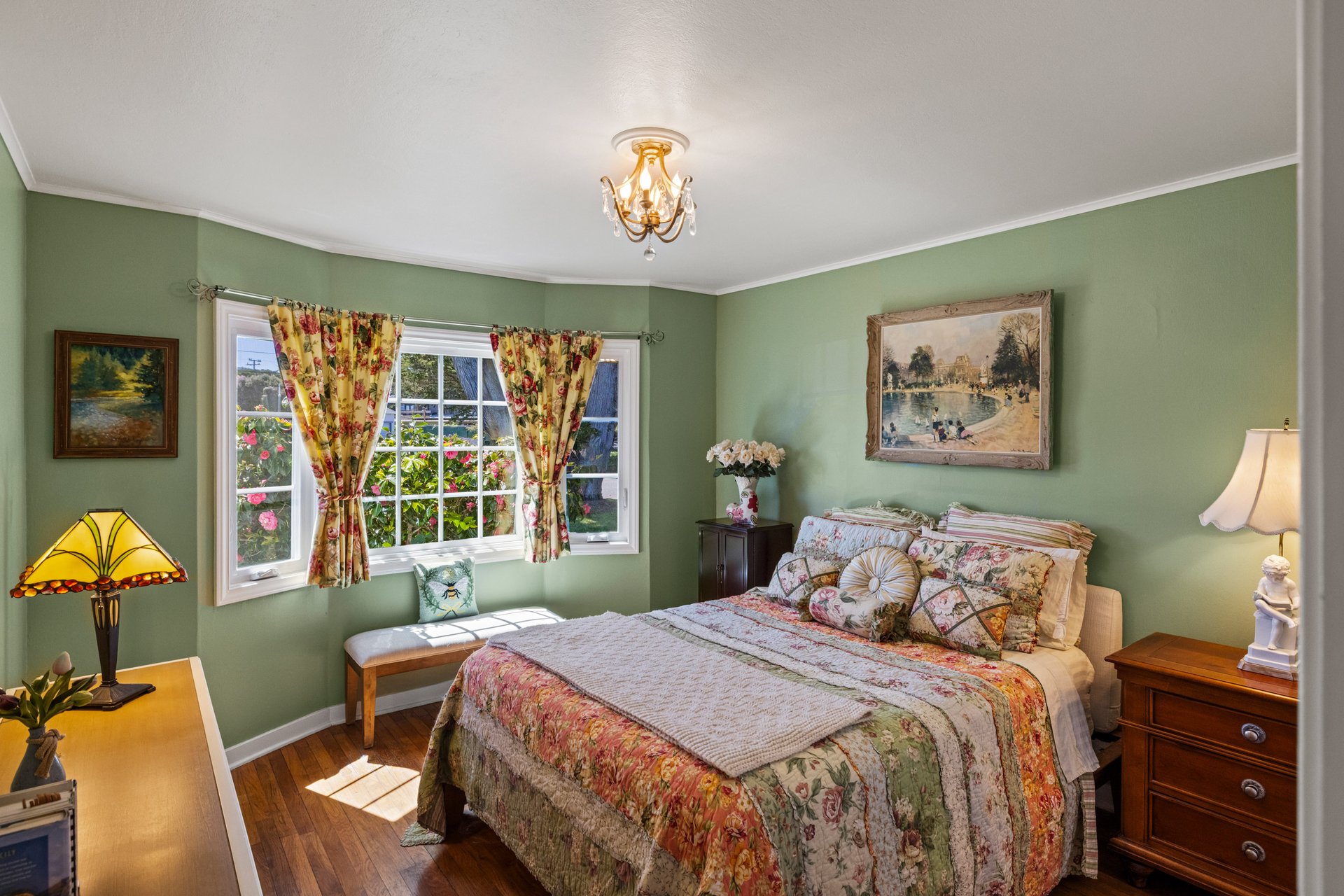 Charming Pacific Grove Cottage