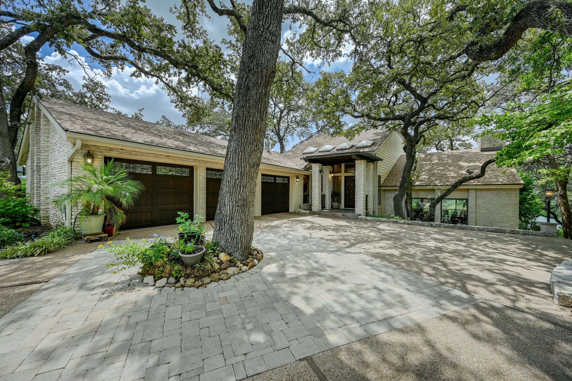 5711 Sam Houston Cir
