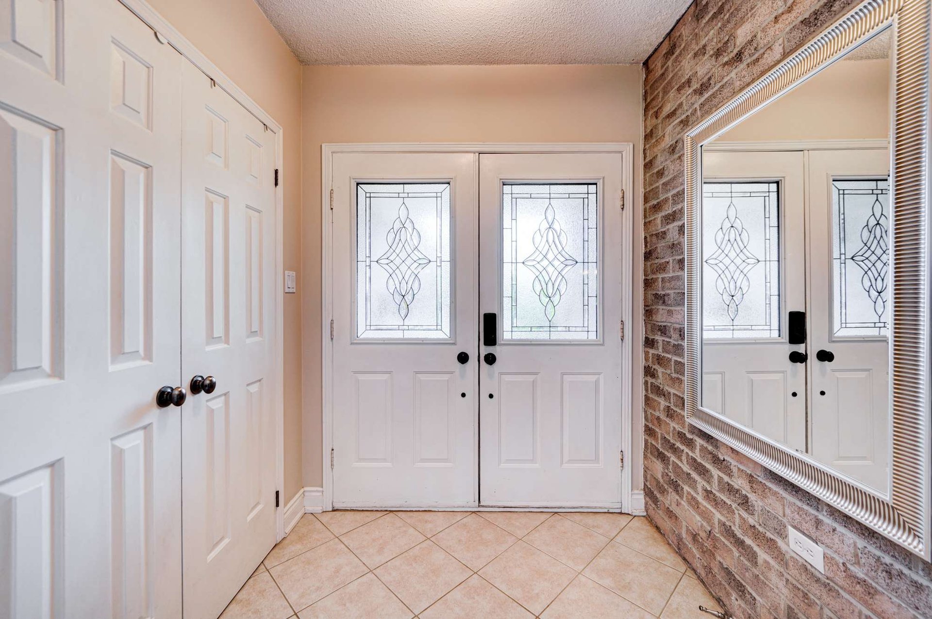 1534 Princeton Cres