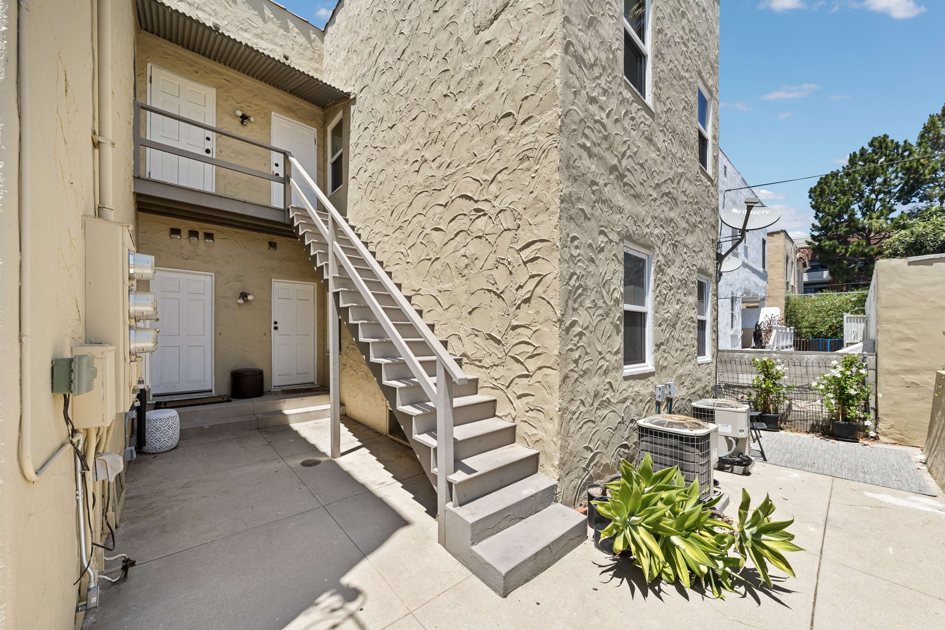 162 N Swall Dr, Beverly Hills