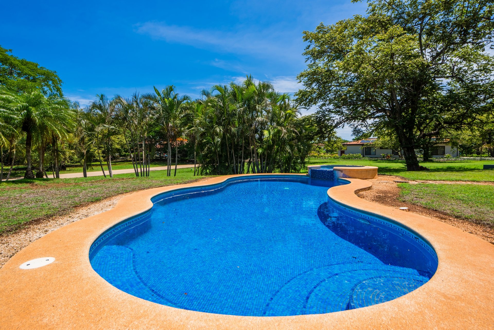 Casa Miraflores, Reserva De Golf #94 | Welcome to Casa Miraflores, an exquisite colonial-style estate home located in Hacienda Pinilla!
