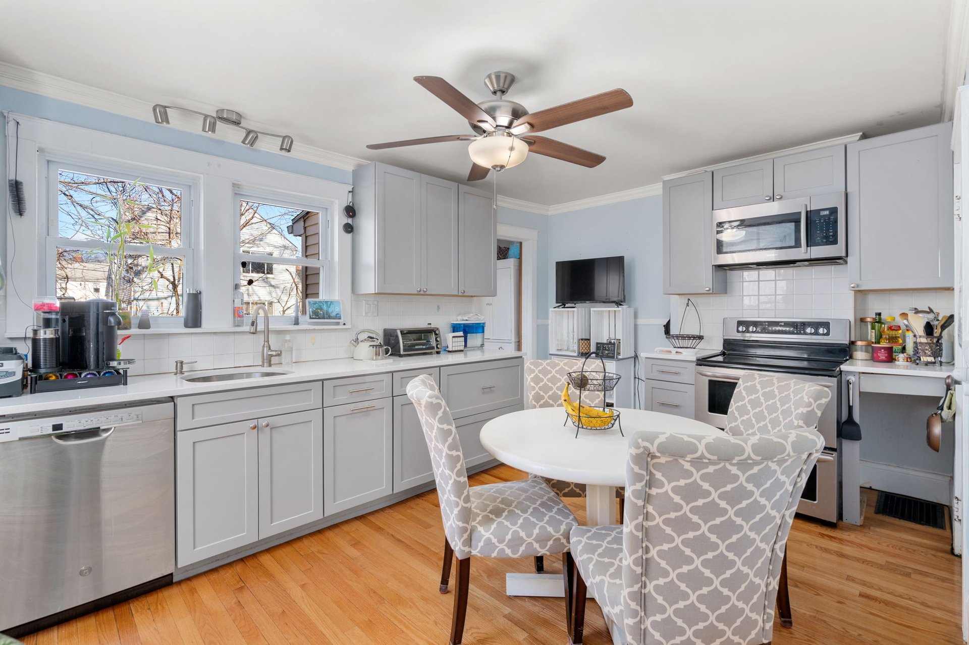 50-52 Whiton Ave