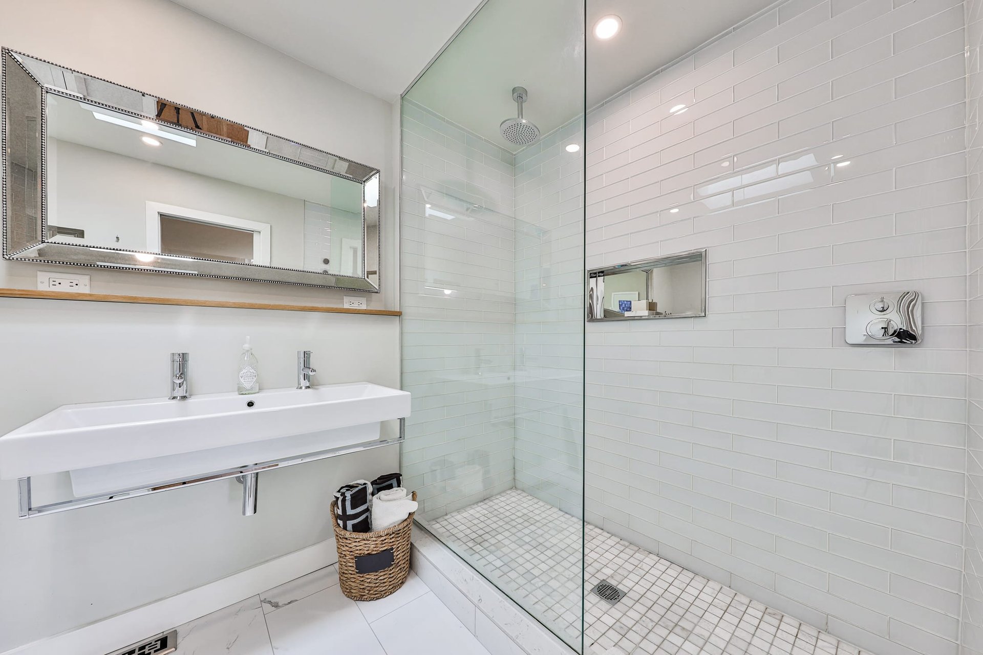 1418 Bridgestone Lane