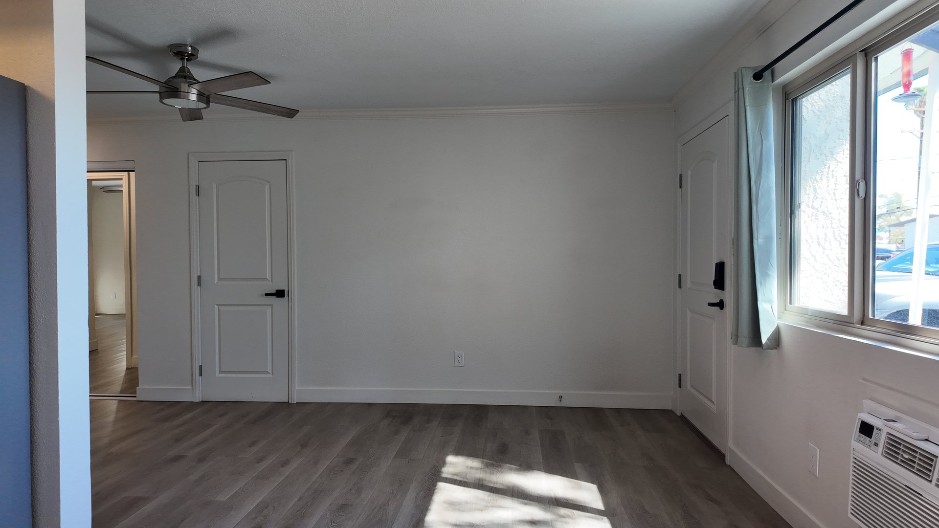 417 South 10th Street #I Las Vegas, NV 89101