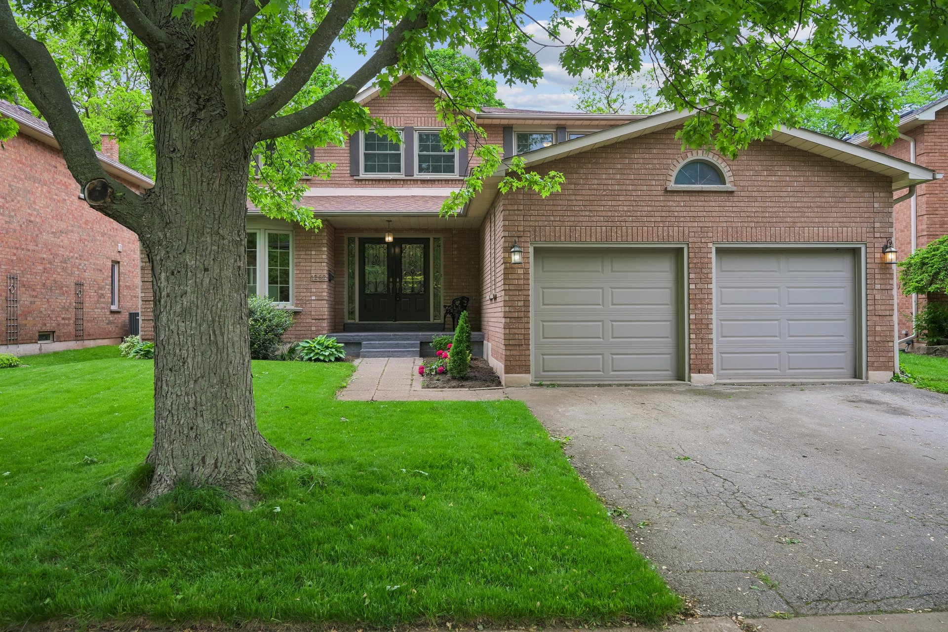 Unbeatable location in Glen Abbey!
