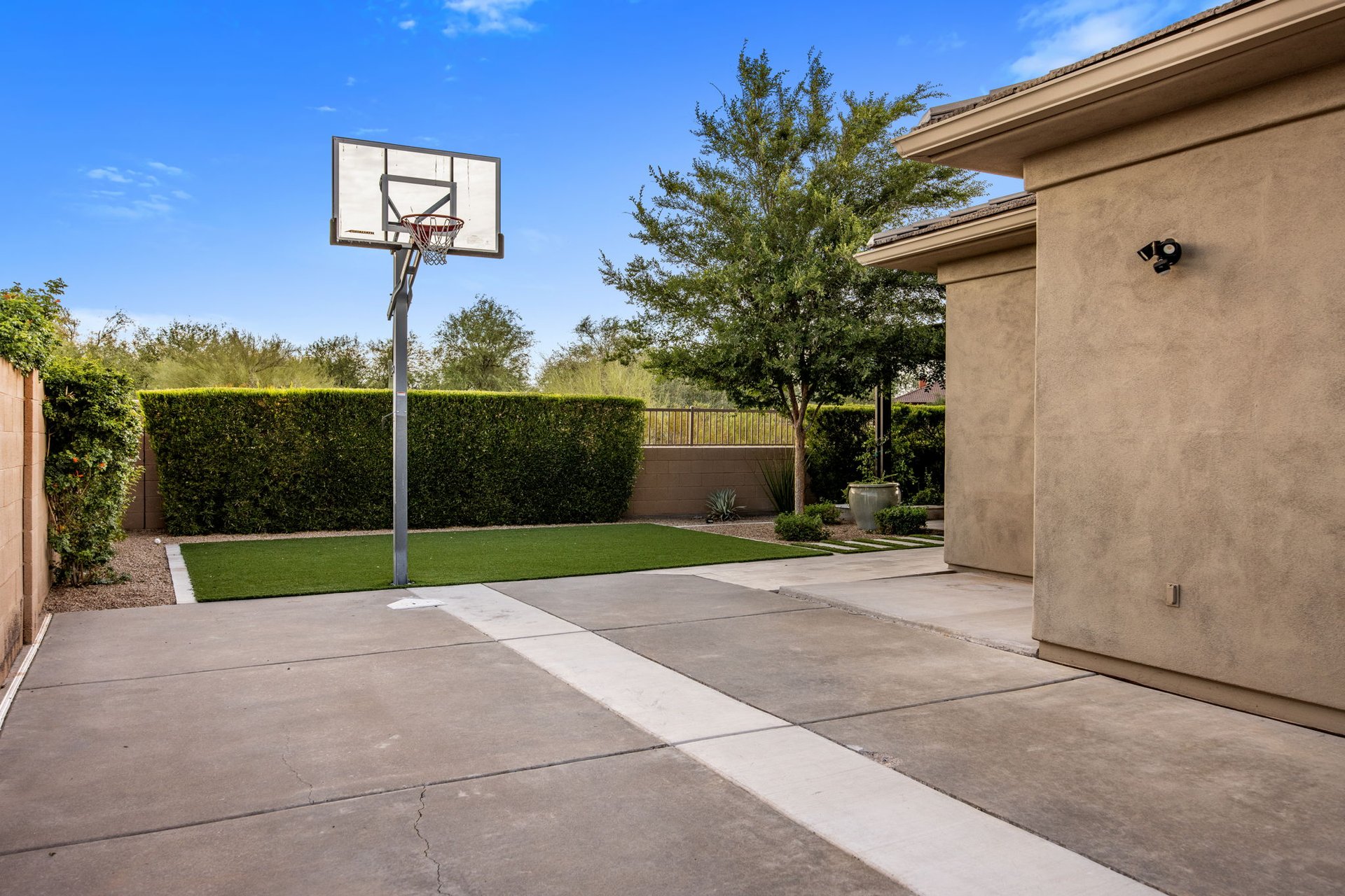 22936 N 39th Place