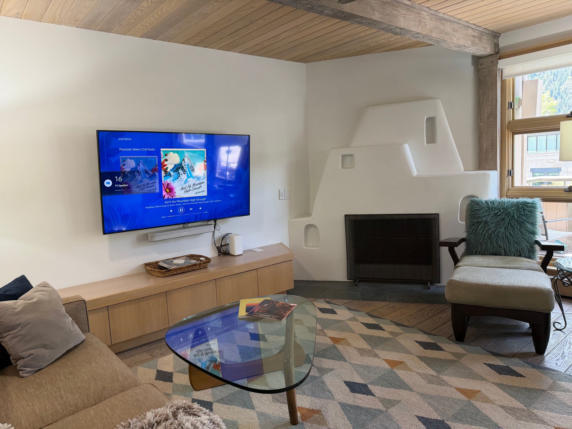 Top-Floor Luxury with Direct Aspen Mountain Views