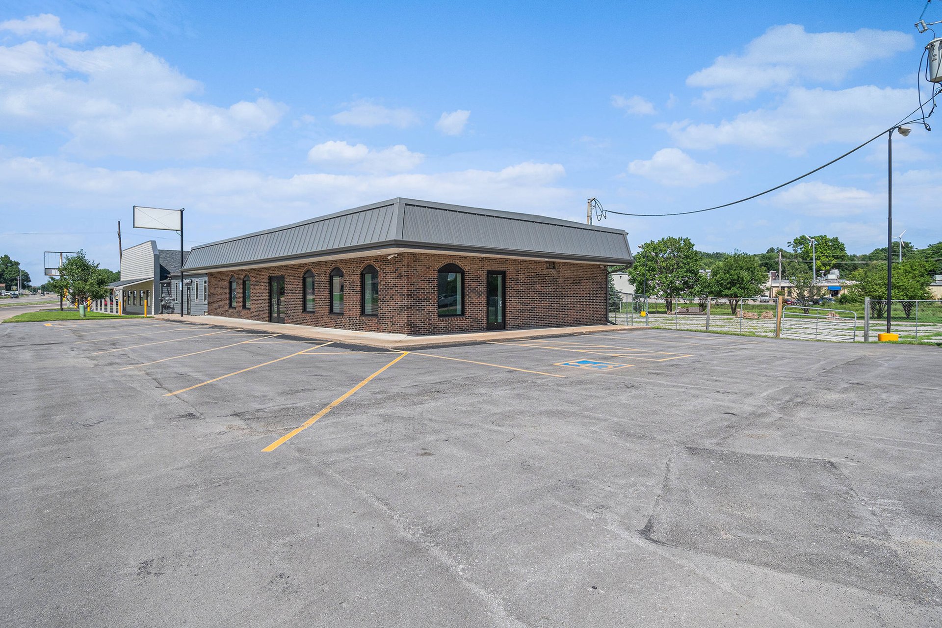 3525 N 90th
