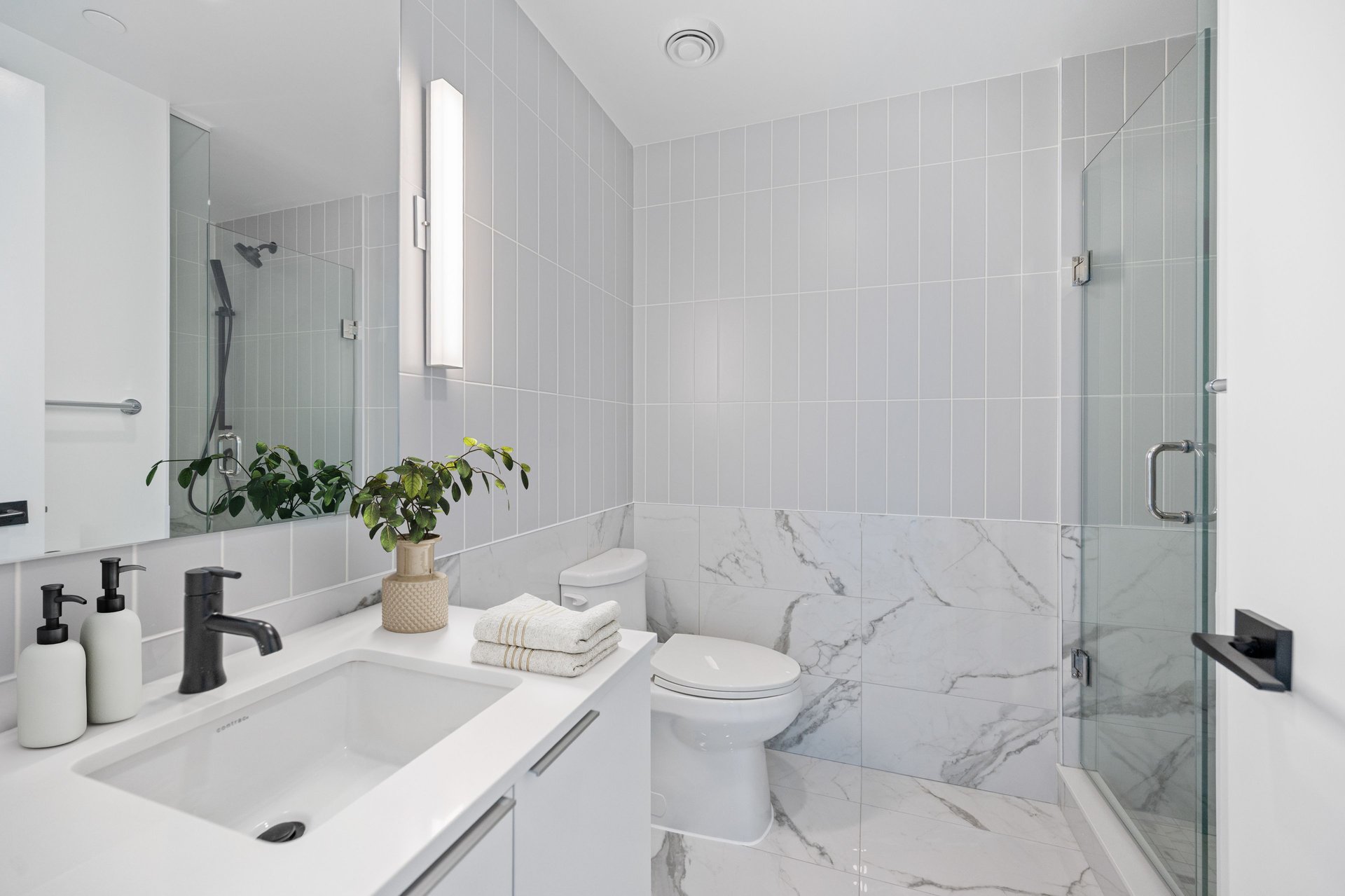 327 King Street W Unit: 4305