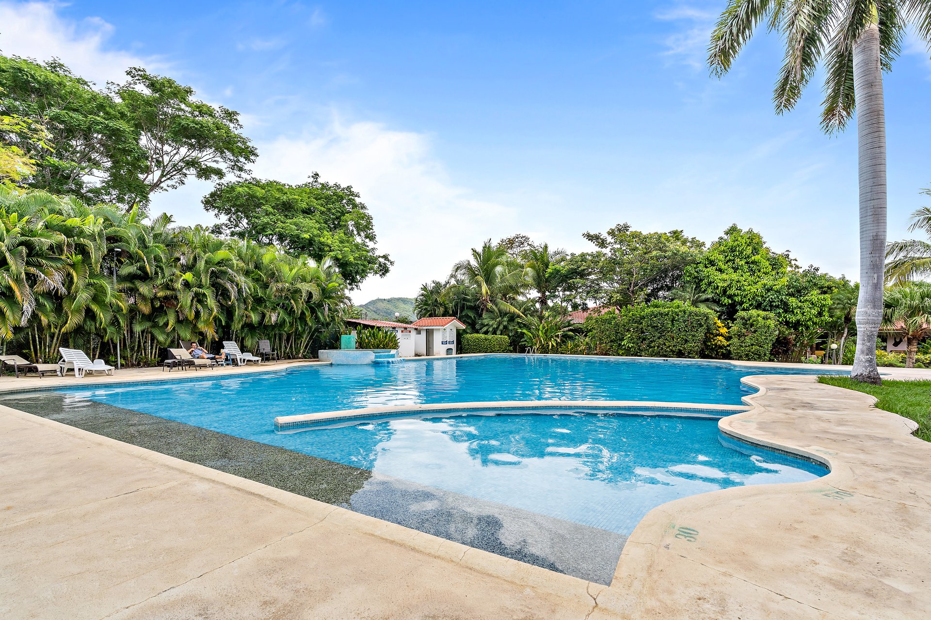 Villaggio Hideaway | Cozy beach side community hideaway condo