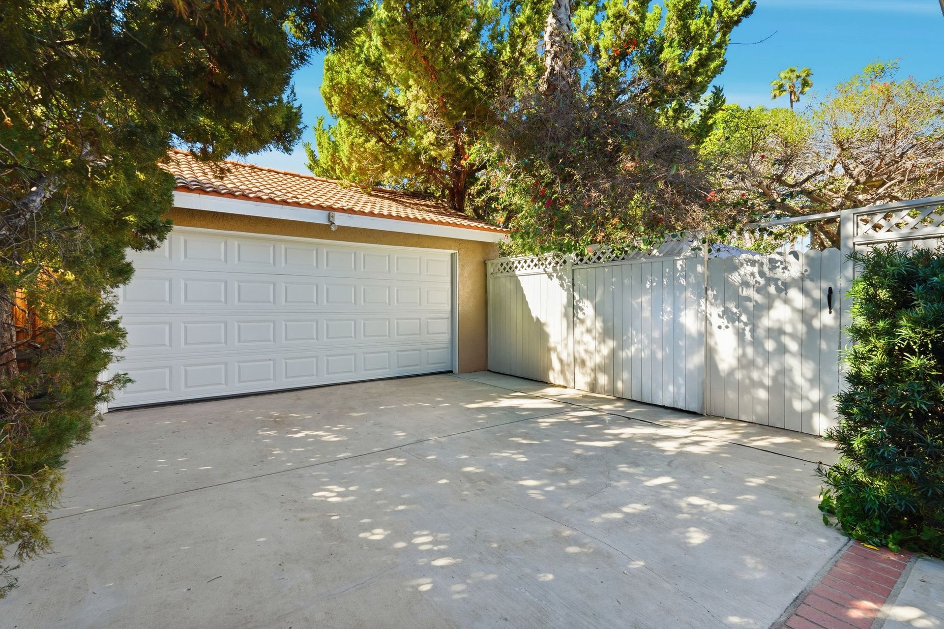 Off Market Exclusive Hesby Oaks