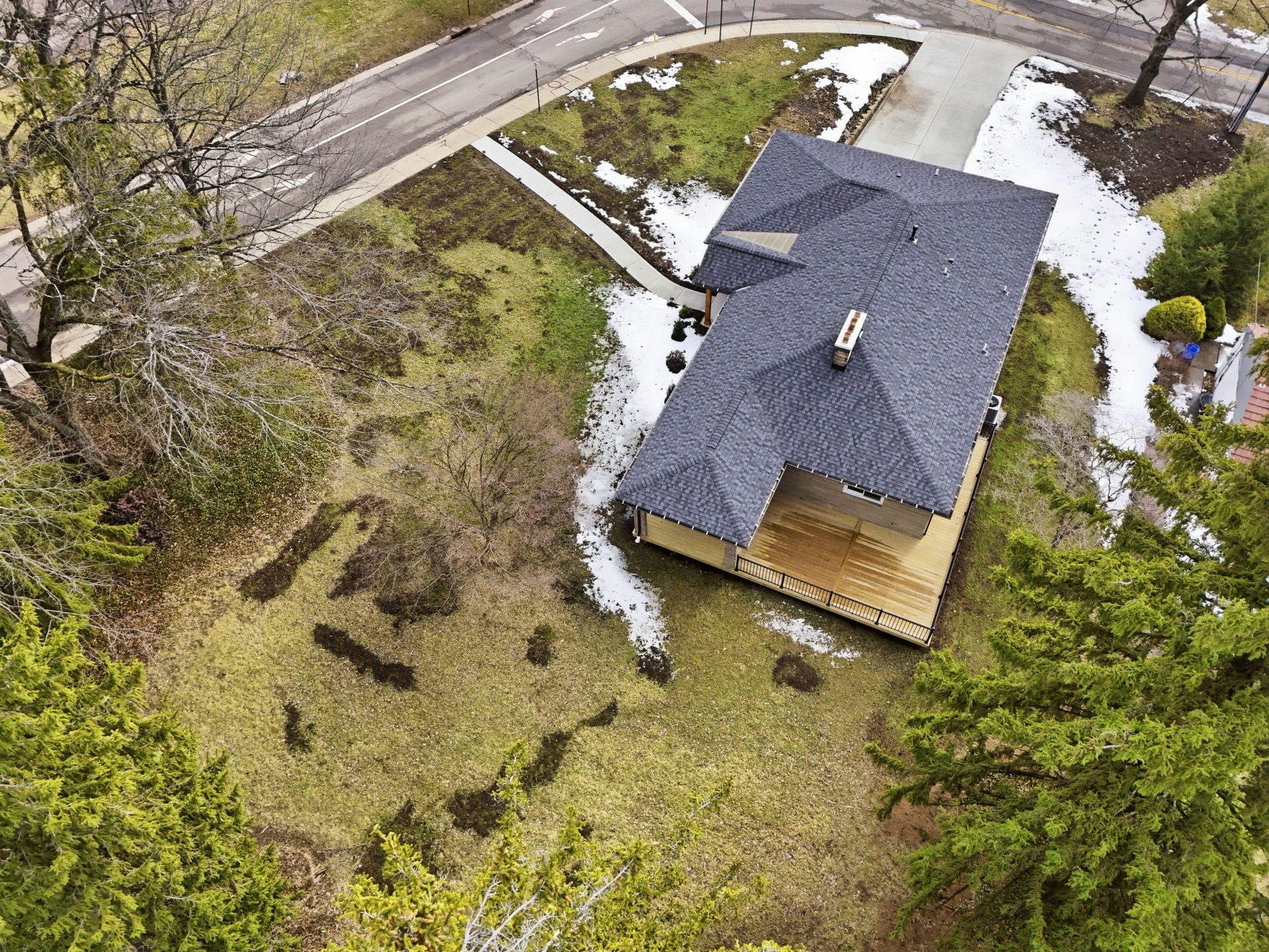 954 Lakemont Dr