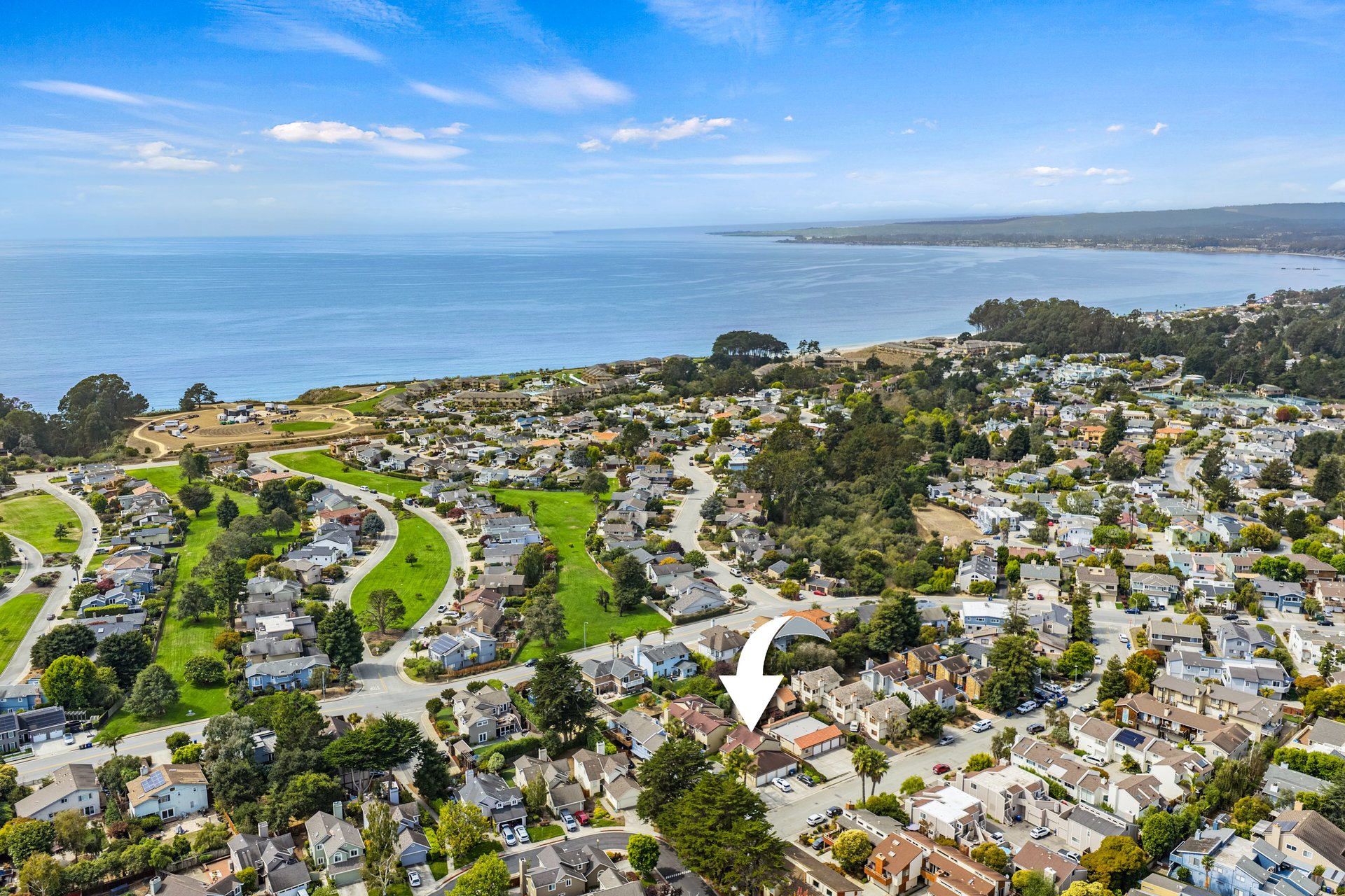 Charming Updated Townhouse Near the Ocean