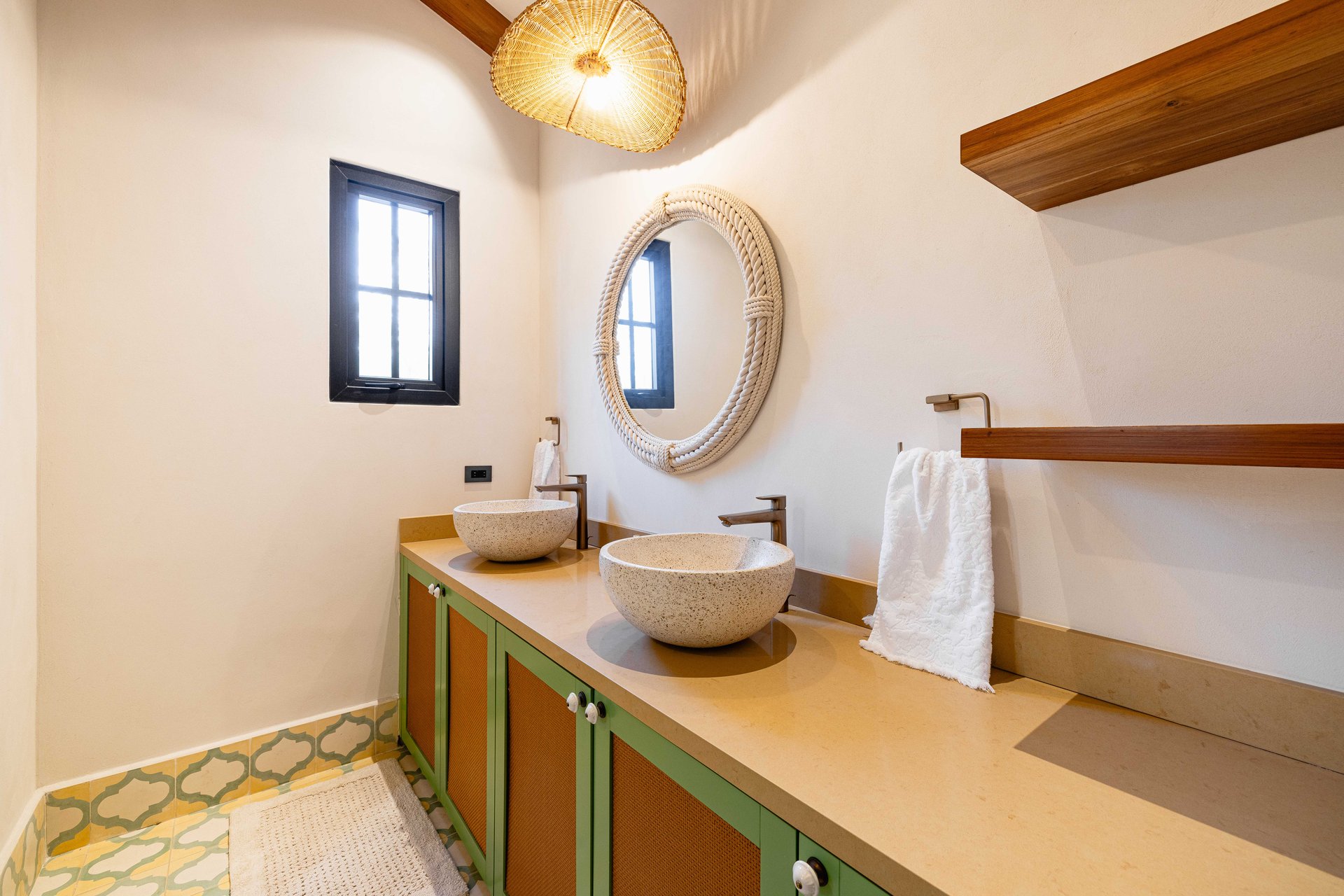 Casa Las Mareas | 4-Bedroom Beachfront Villa with Pool in Las Golondrinas, Hacienda Pinilla