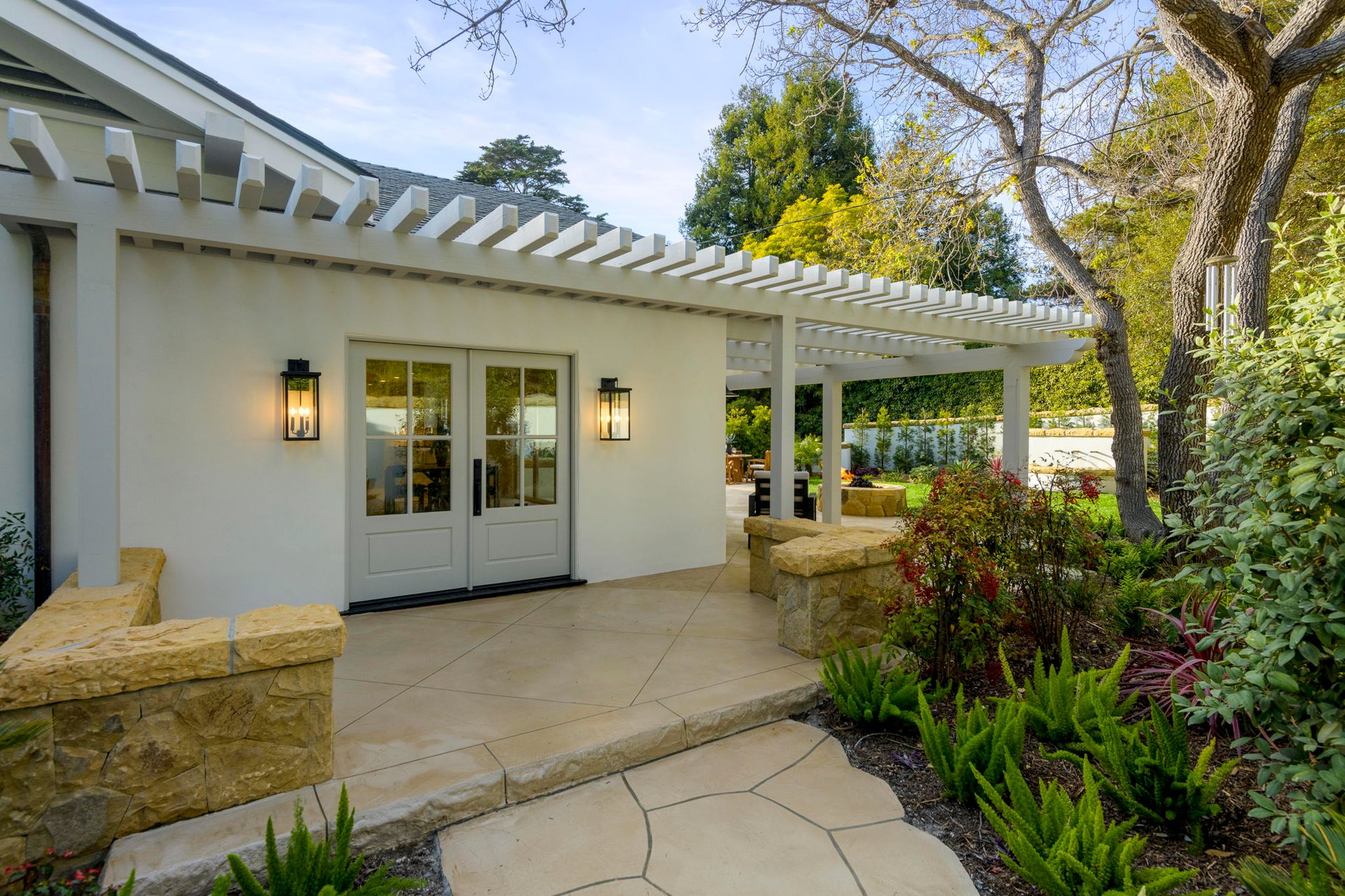 145 Butterfly Ln, Santa Barbara