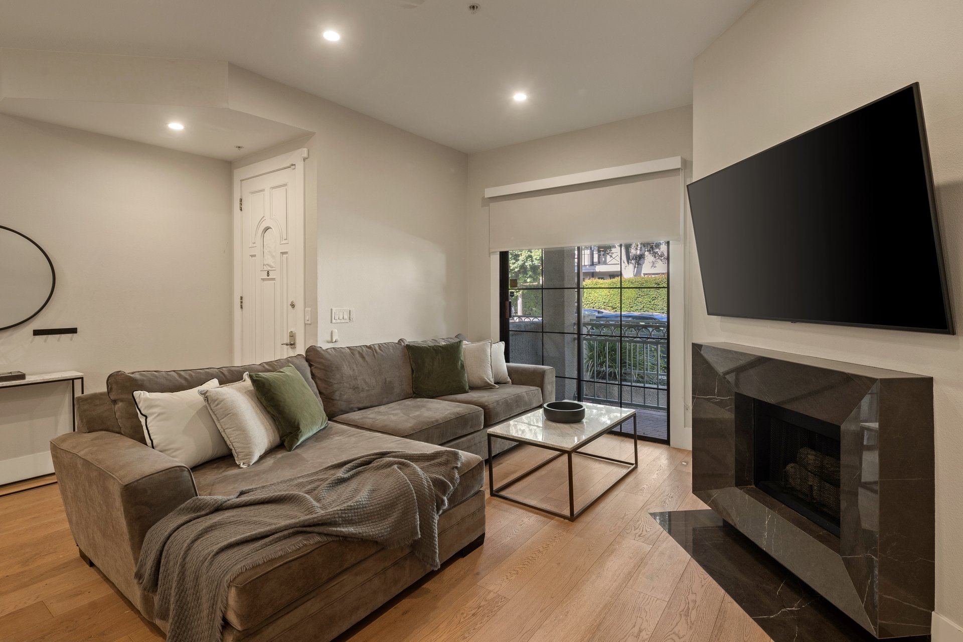 241 S Lasky Dr, Beverly Hills