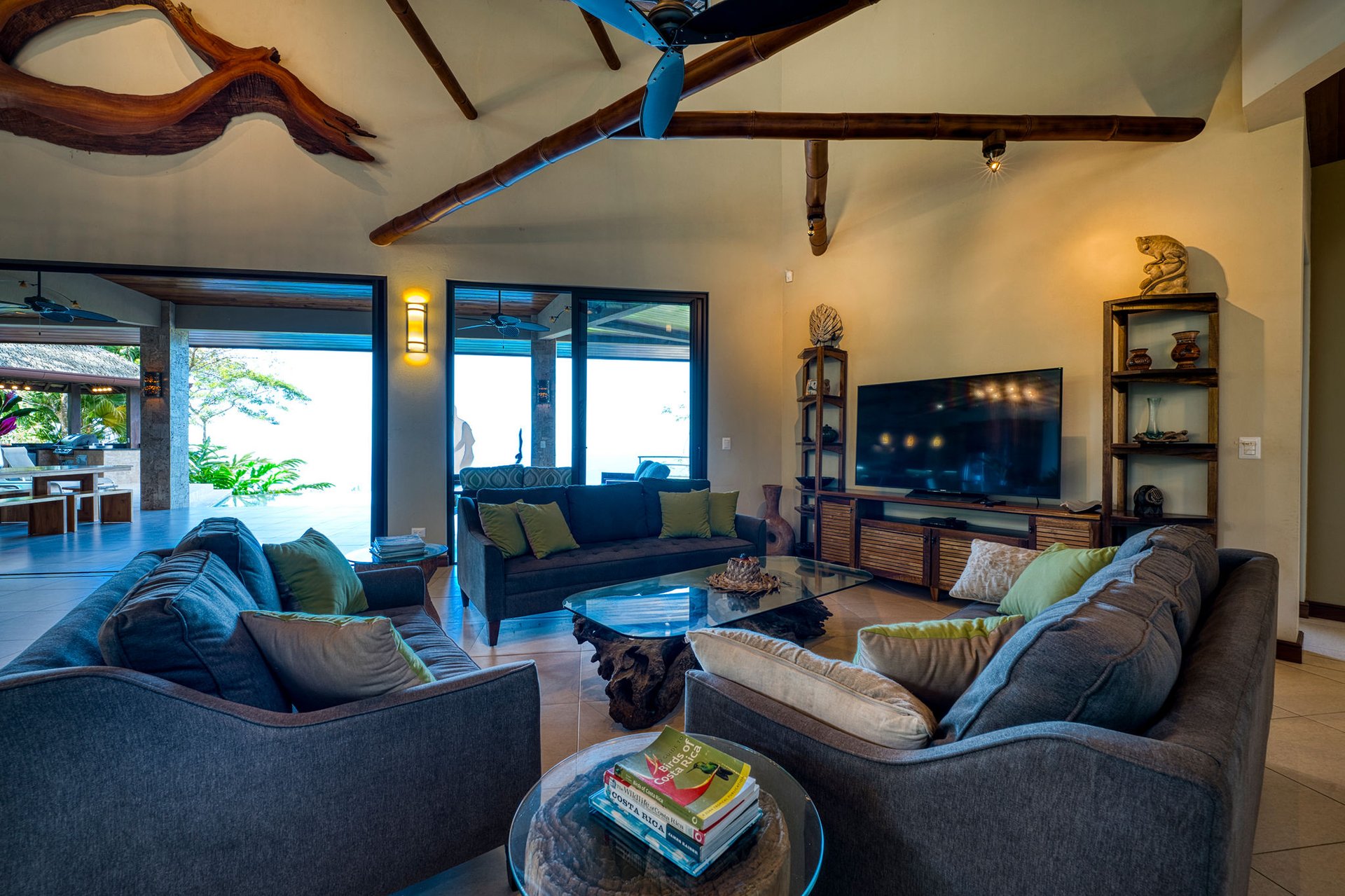 Casa Bambú – LUXURY 5 BEDROOM ESTATE WITH EXCEPTIONAL OCEAN VIEWS