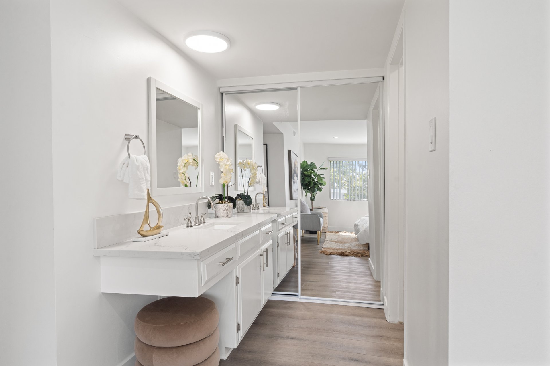 400 S Los Robles Avenue #209