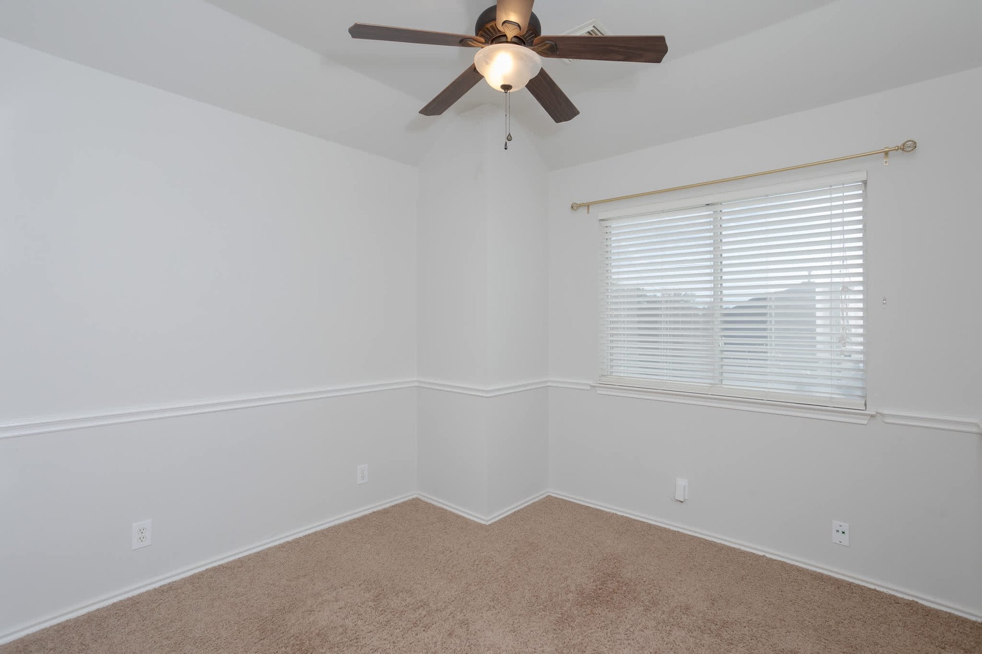 24843 CRESCENT RUN